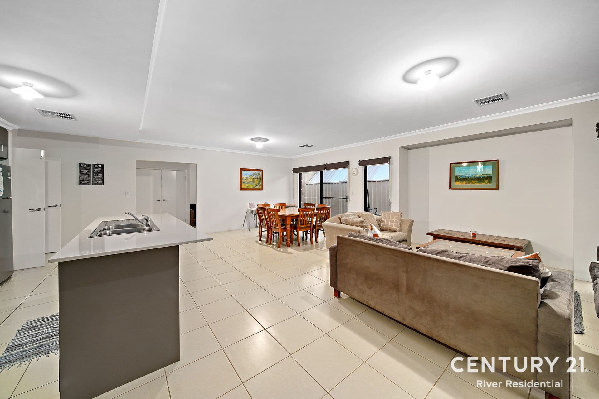 29  Hughes St, Canning Vale, WA, 6155, Canning Vale - Thumbnail 3
