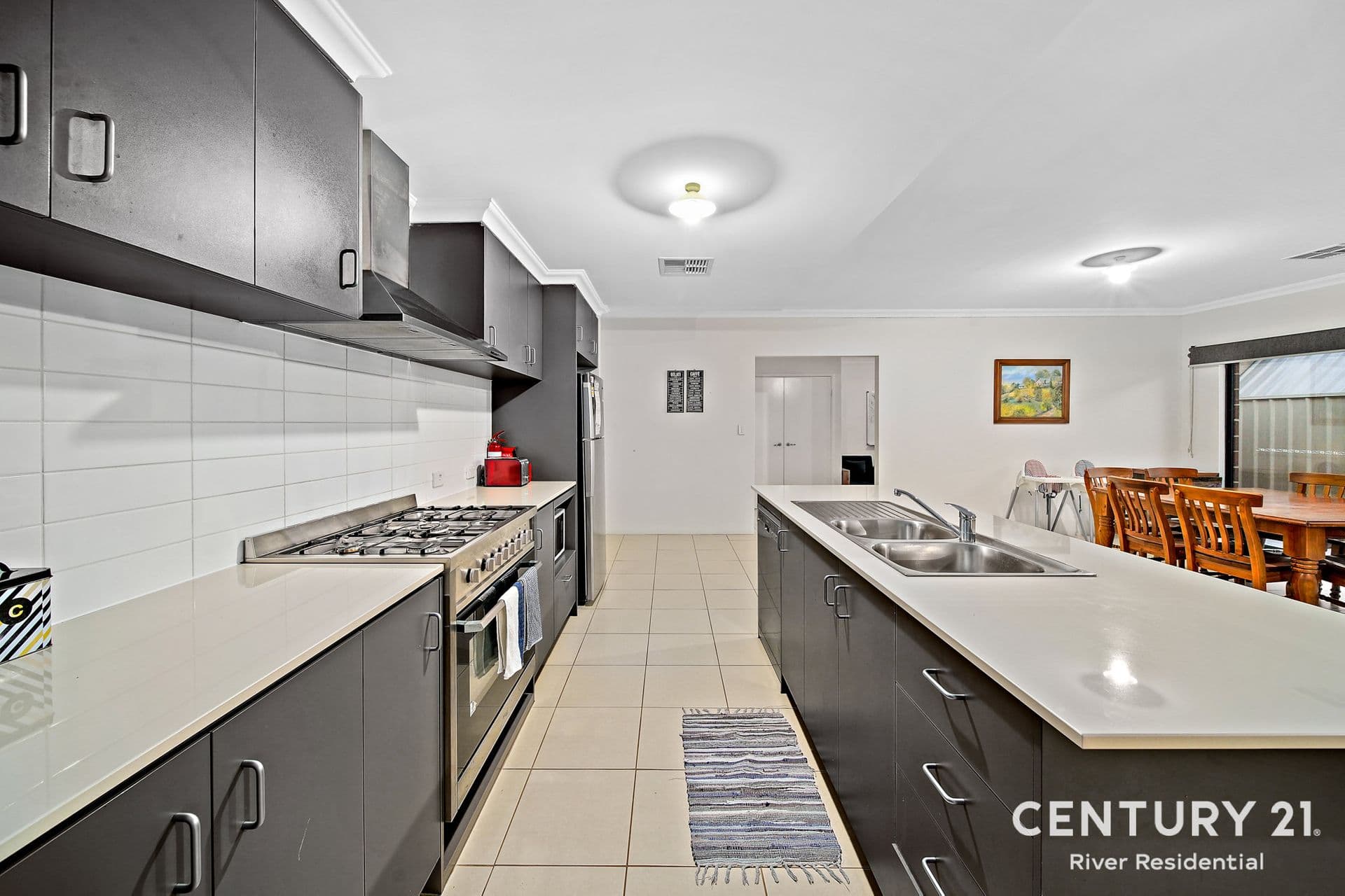 29  Hughes St, Canning Vale, WA, 6155, Canning Vale - Thumbnail 2