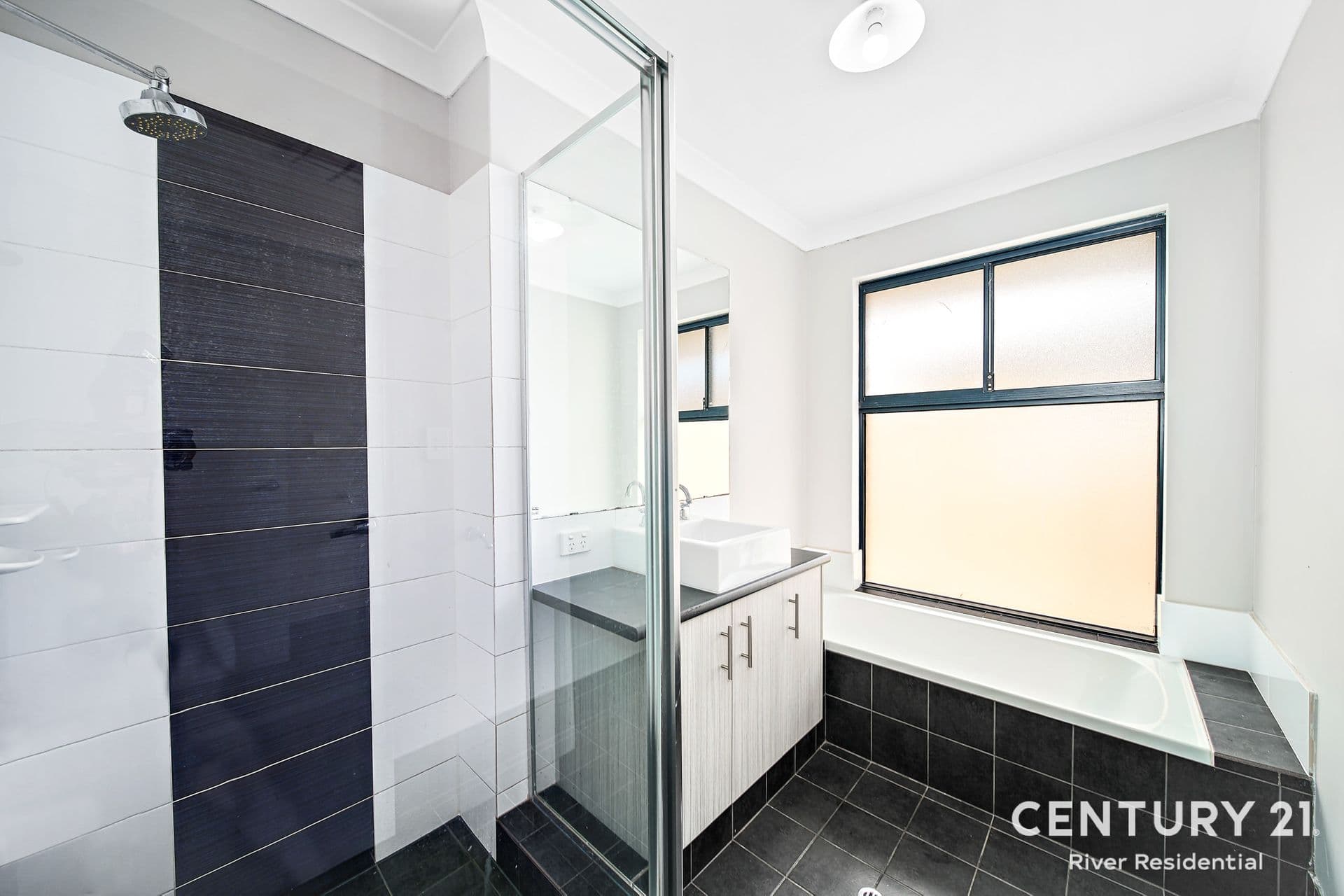 12 Burabur Street, Gosnells, WA, 6110, Gosnells - Thumbnail 7