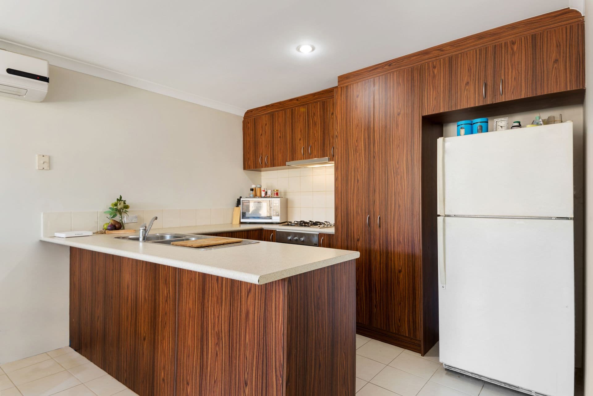 2/128 Westfield Road, Kelmscott, WA, 6111, Kelmscott - Thumbnail 2