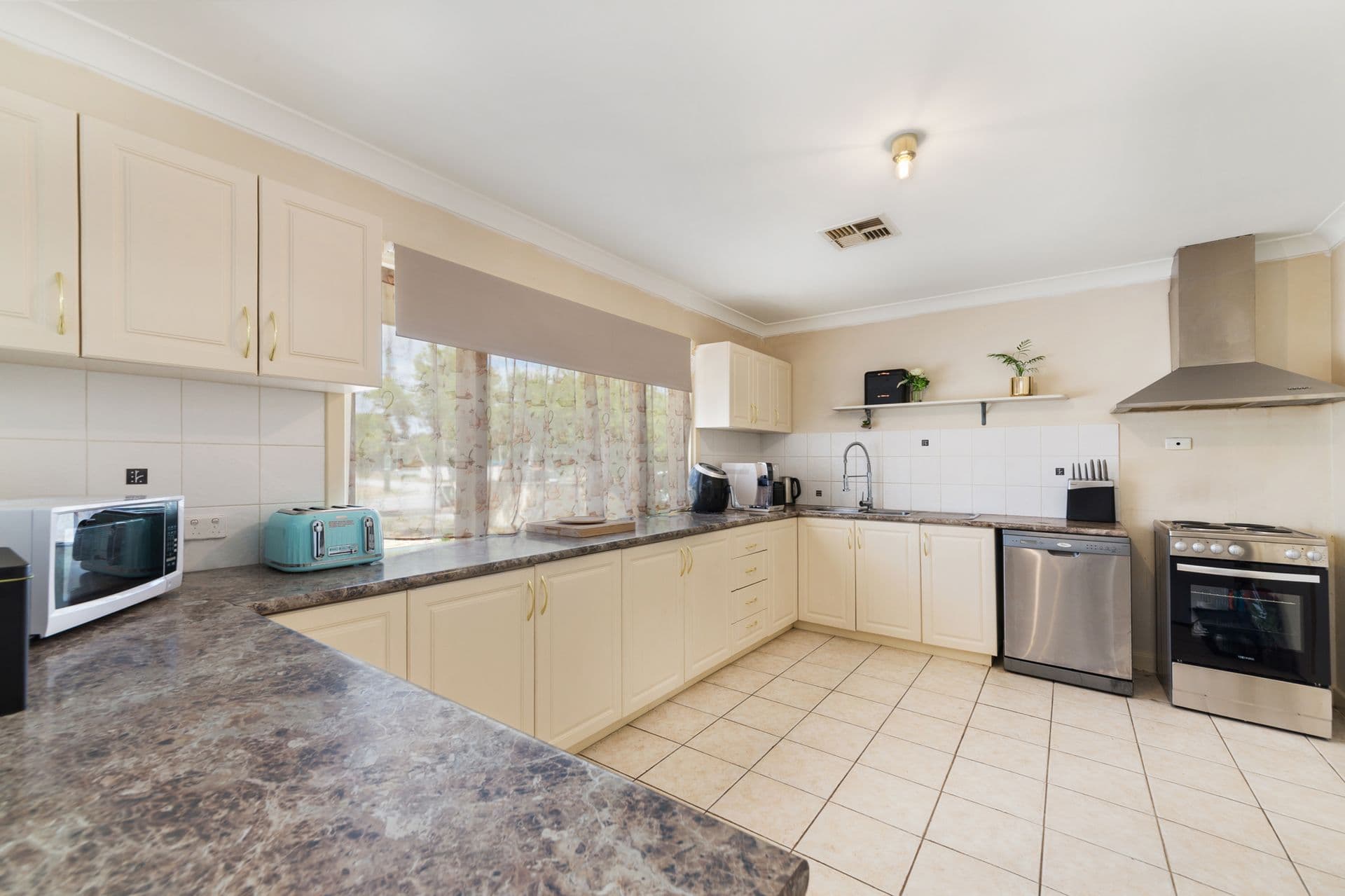 157 Third Avenue, Kelmscott, WA, 6111, Kelmscott - Thumbnail 5