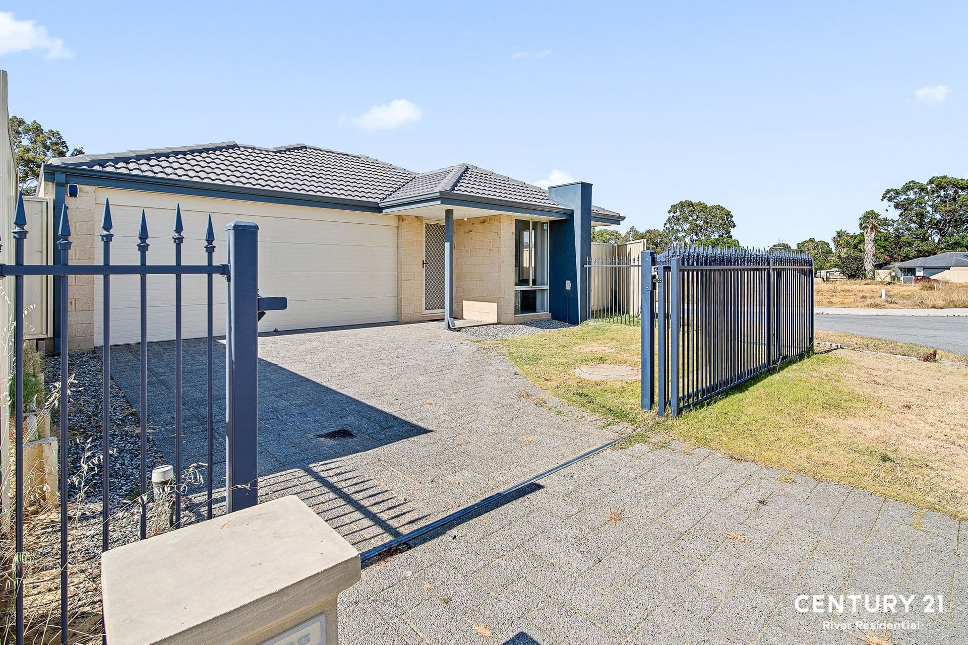 19 Kyogle Place, Armadale, WA, 6112, Armadale - Thumbnail 2