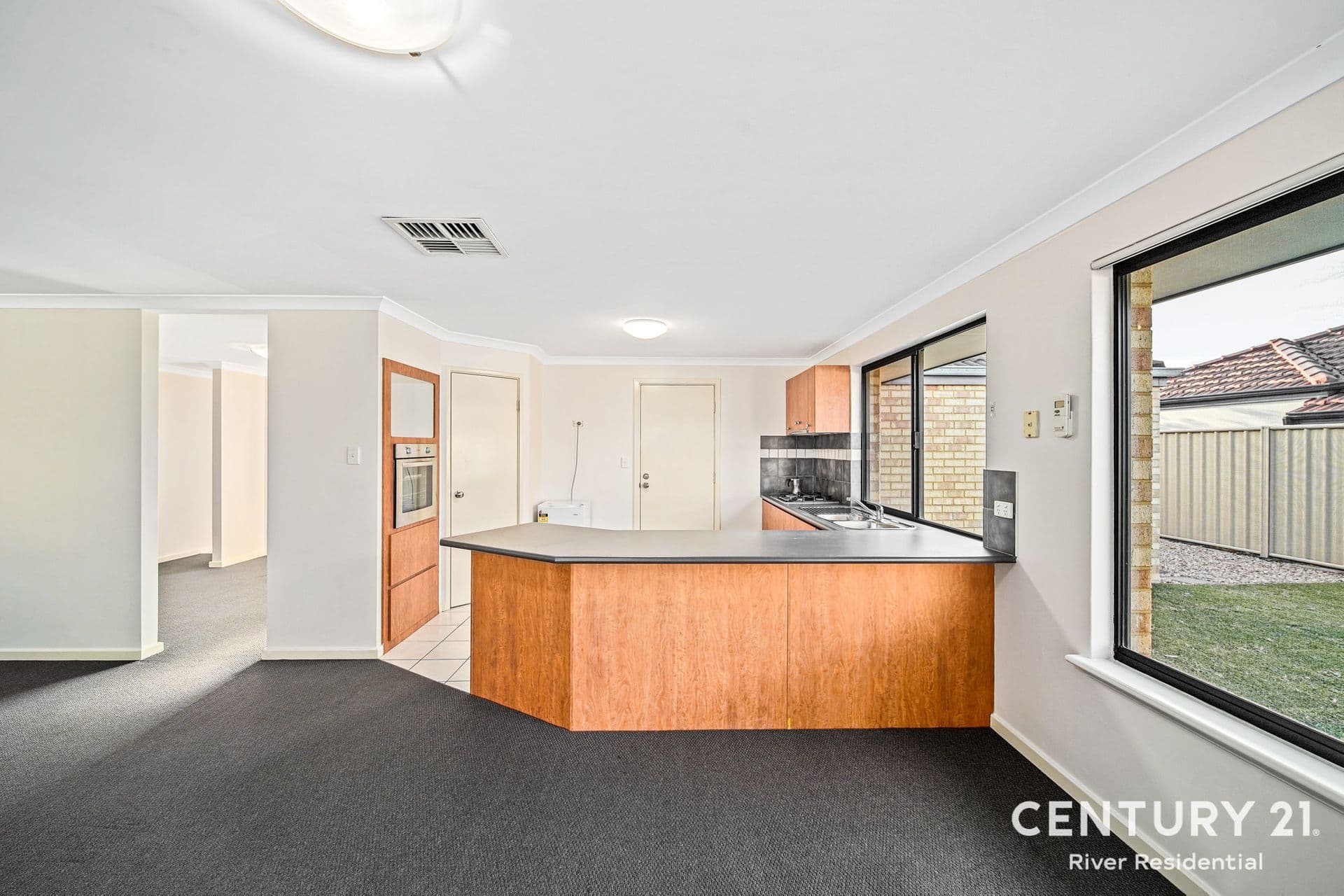 39 Canna Dve, Canning Vale, WA, 6155, Canning Vale - Thumbnail 2