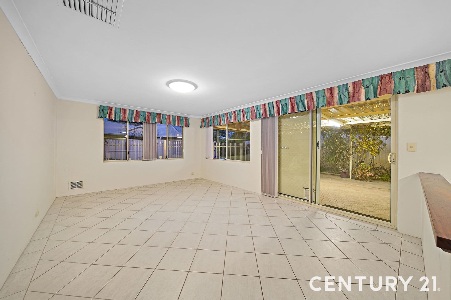 6 Sandringham Promenade, Canning Vale, WA, 6155, Canning Vale - Thumbnail 7