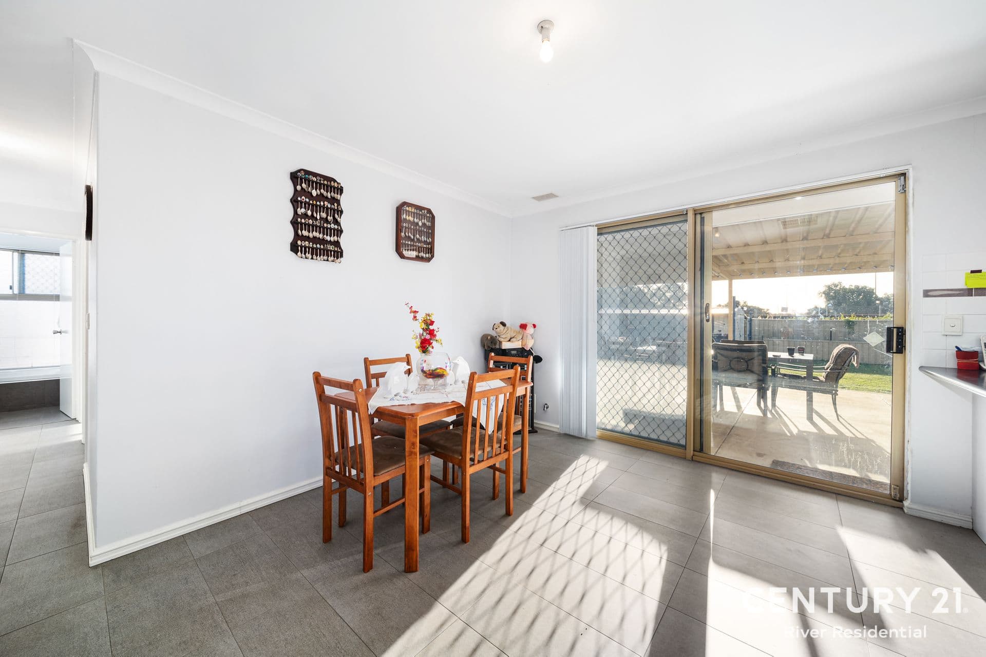 17 Nyandi Court, Thornlie, WA, 6108, Thornlie - Thumbnail 2