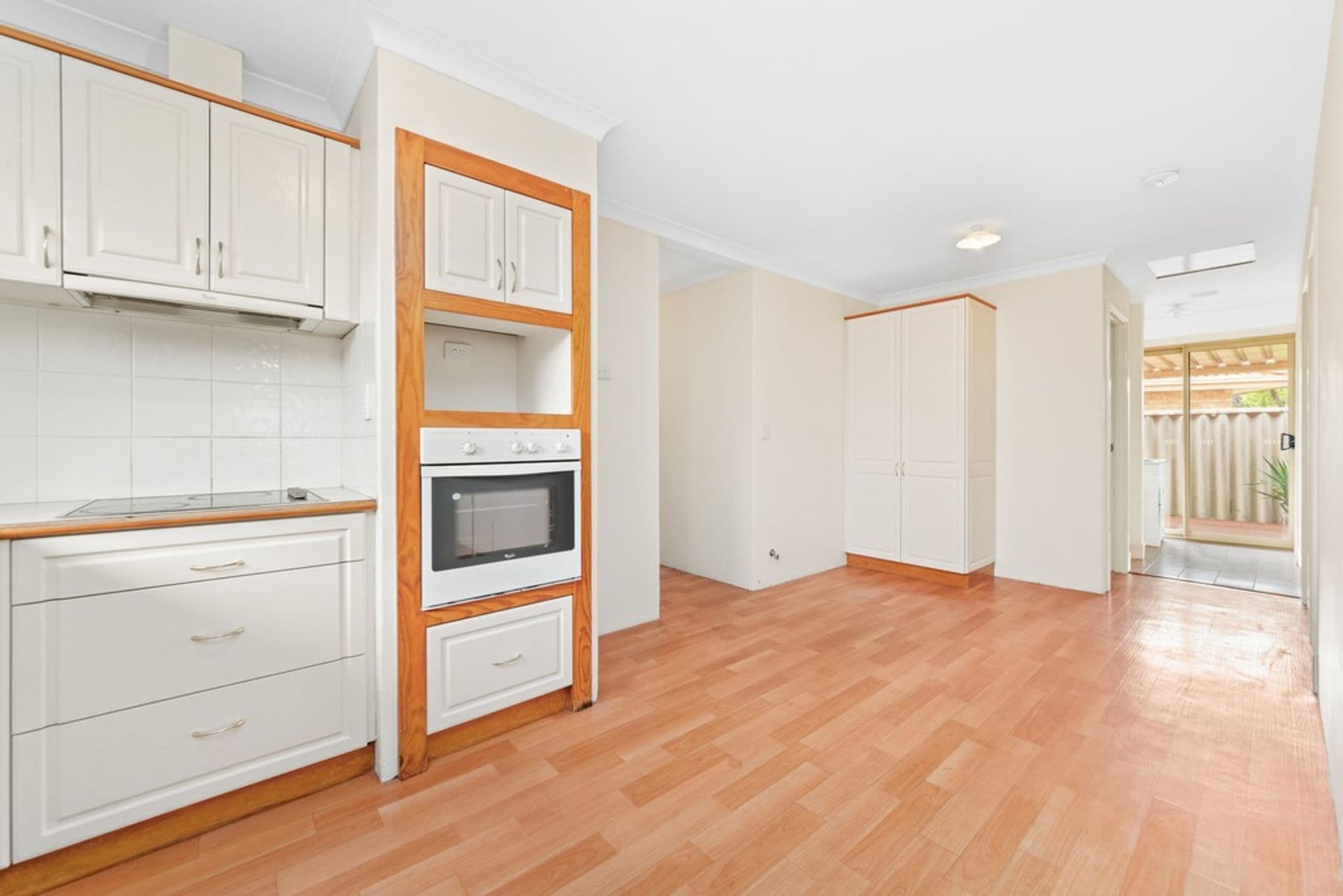 16 Bush Close, Beckenham, WA, 6107, Beckenham - Thumbnail 2