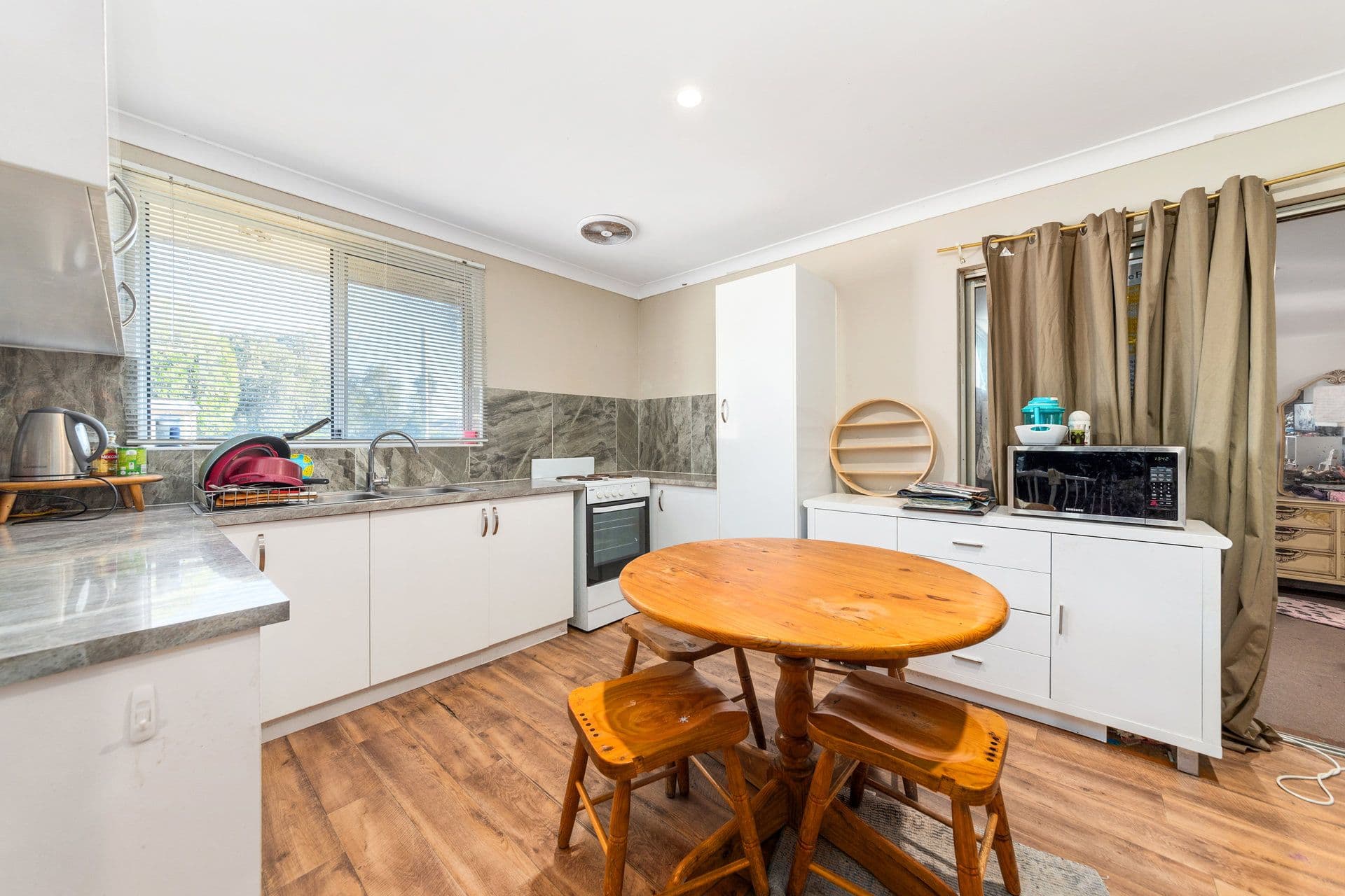 9 Redtingle Road, Camillo, WA, 6111, Camillo - Thumbnail 6