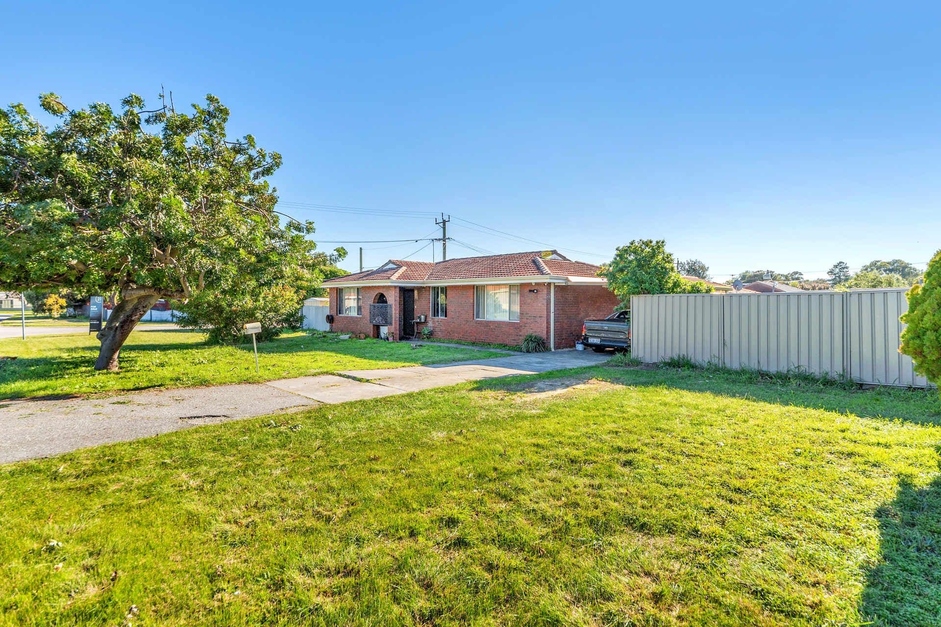 9 Redtingle Road, Camillo, WA, 6111, Camillo - Image 1