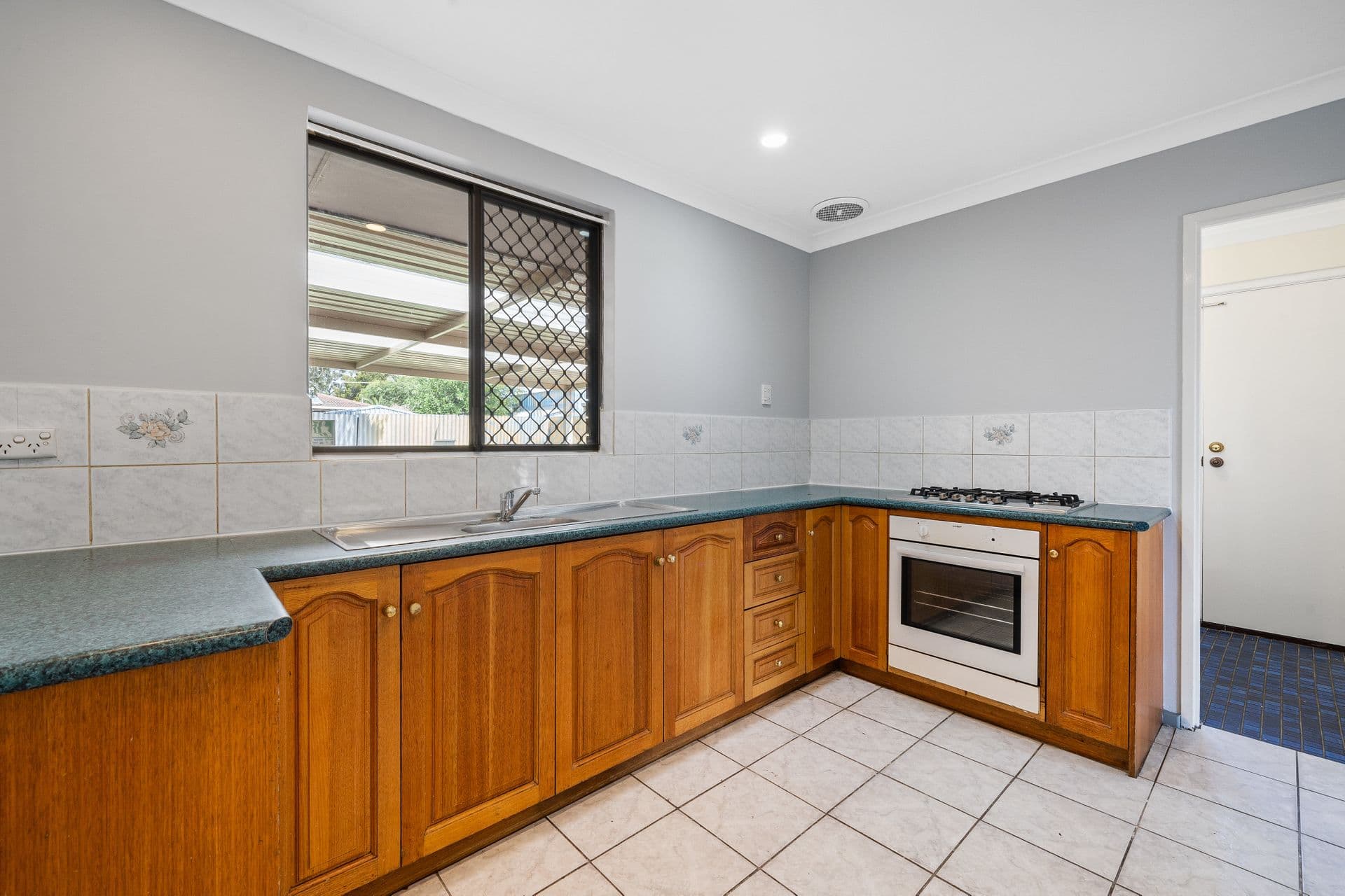 58 Stennett Street, Gosnells, WA, 6110, Gosnells - Thumbnail 5