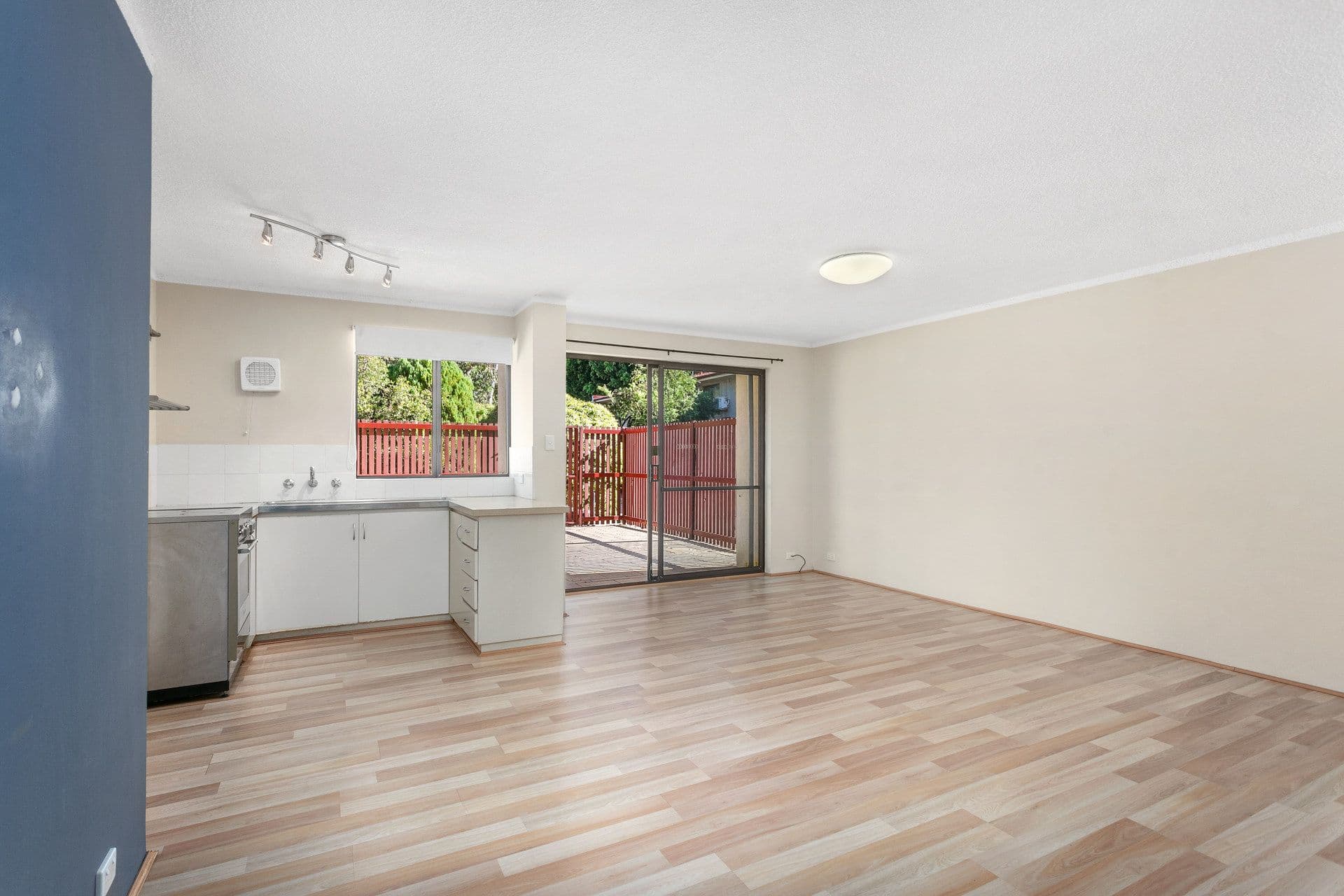 17/33 Farina Drive, Yokine, WA, 6060, Yokine - Thumbnail 2