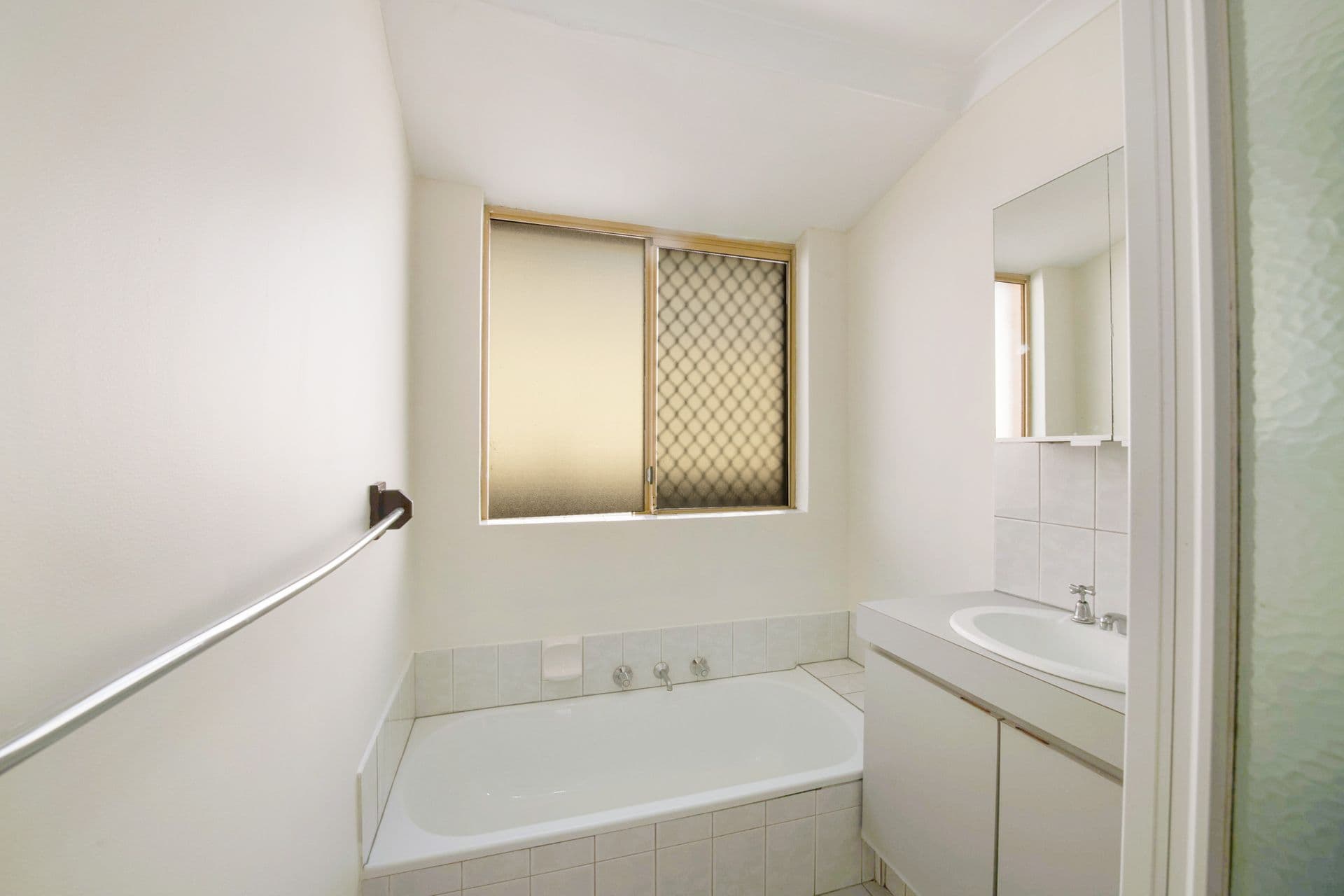 17 Jewel Court, Langford, WA, 6147, Langford - Thumbnail 8