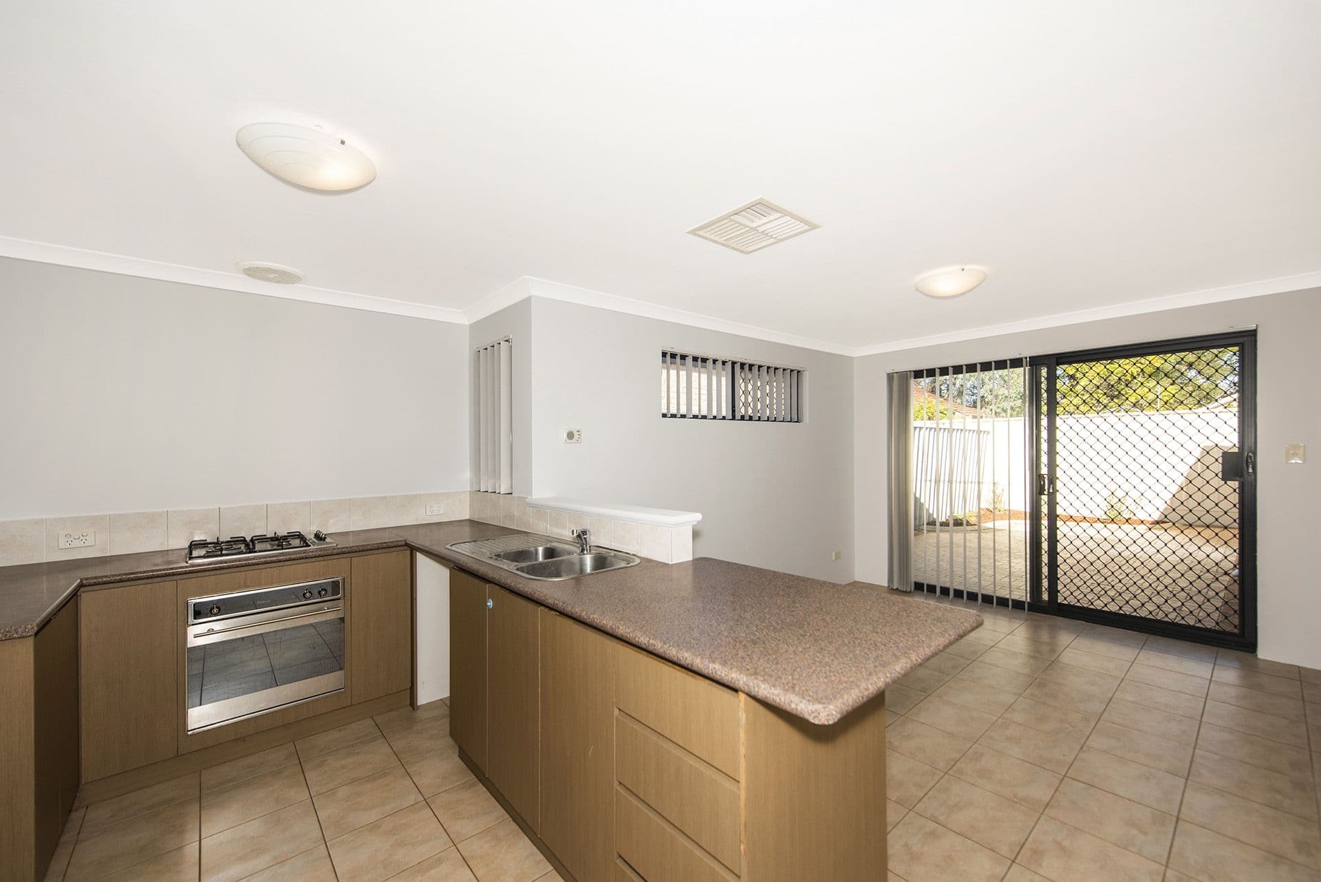 5/40 Dale Road, Armadale, WA, 6112, Armadale - Thumbnail 2
