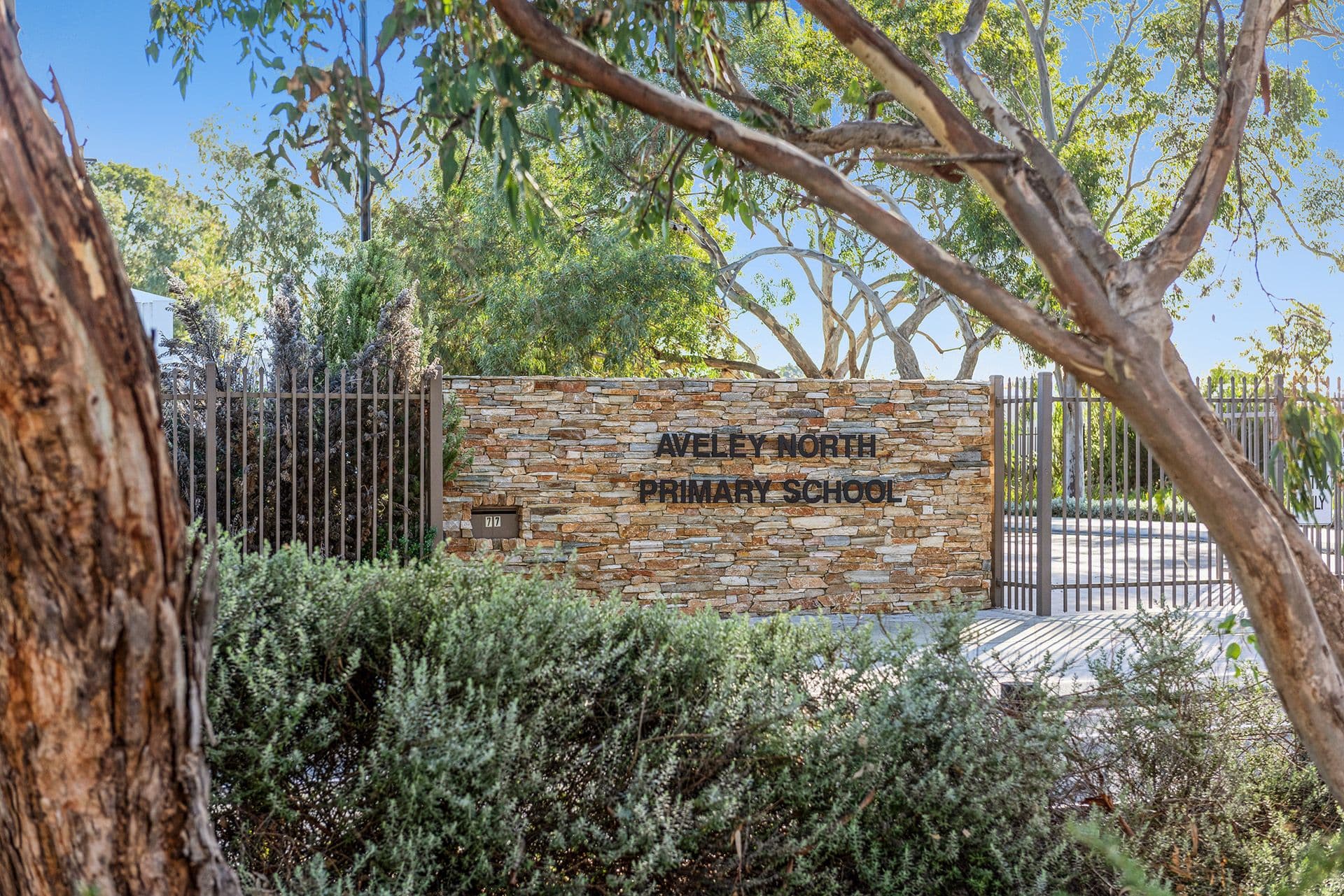 46 Rhodeswood Drive, Aveley, WA, 6069, Aveley - Thumbnail 4