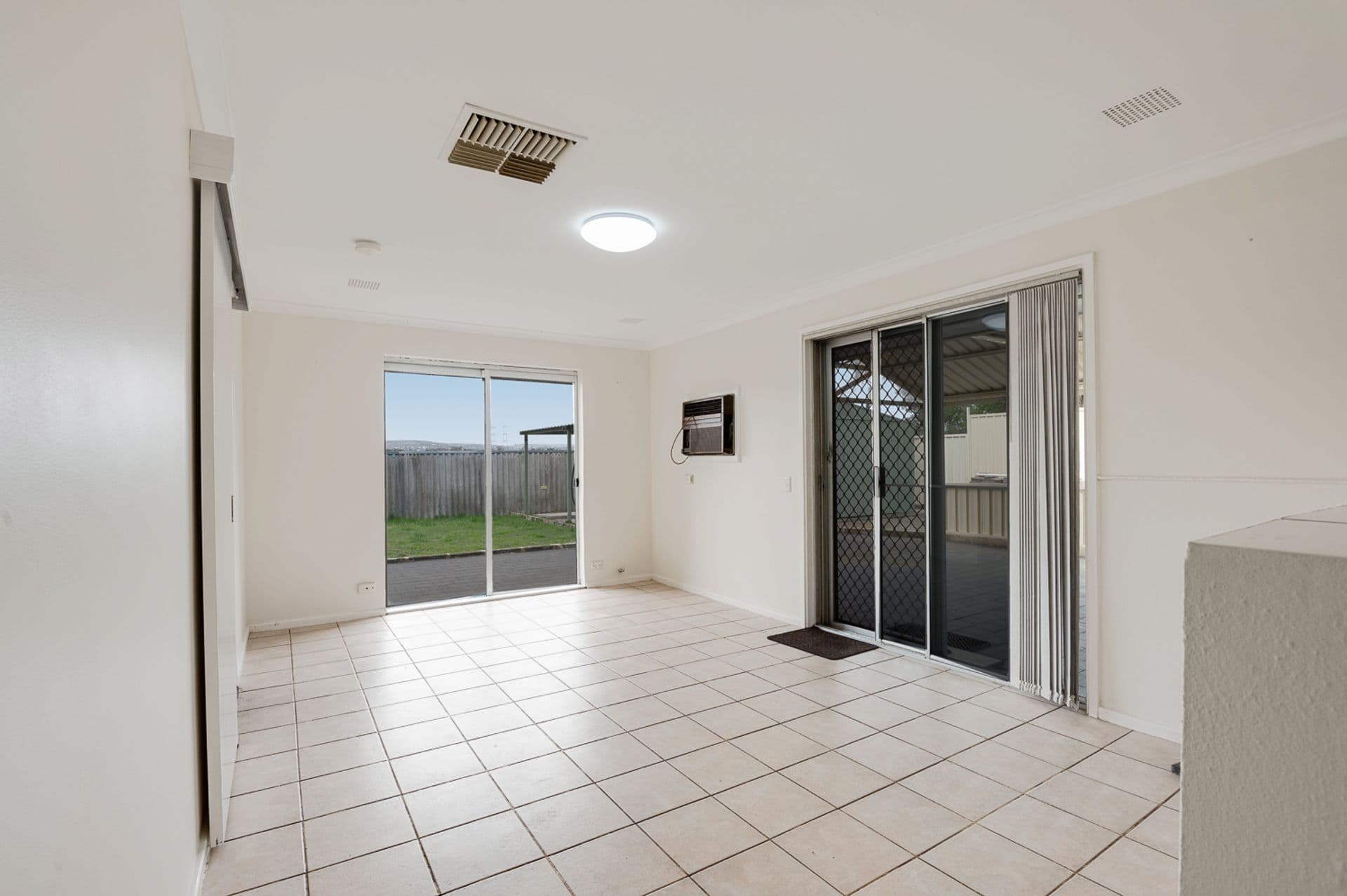 68 Eileen Street, Gosnells, WA, 6110, Gosnells - Thumbnail 7
