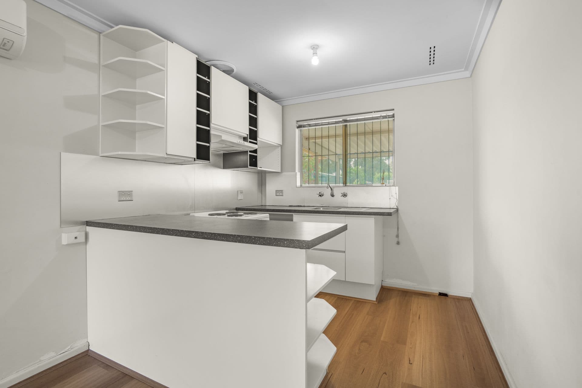 12b Elsie Street, Gosnells, WA, 6110, Gosnells - Thumbnail 7