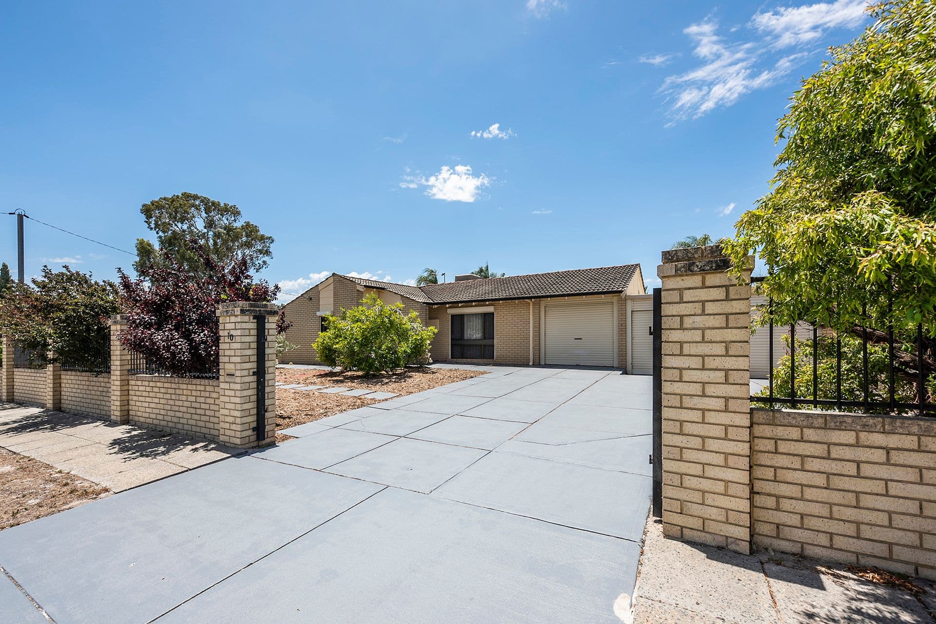 10 Malu Court, Camillo, WA, 6111, Camillo - Image 1