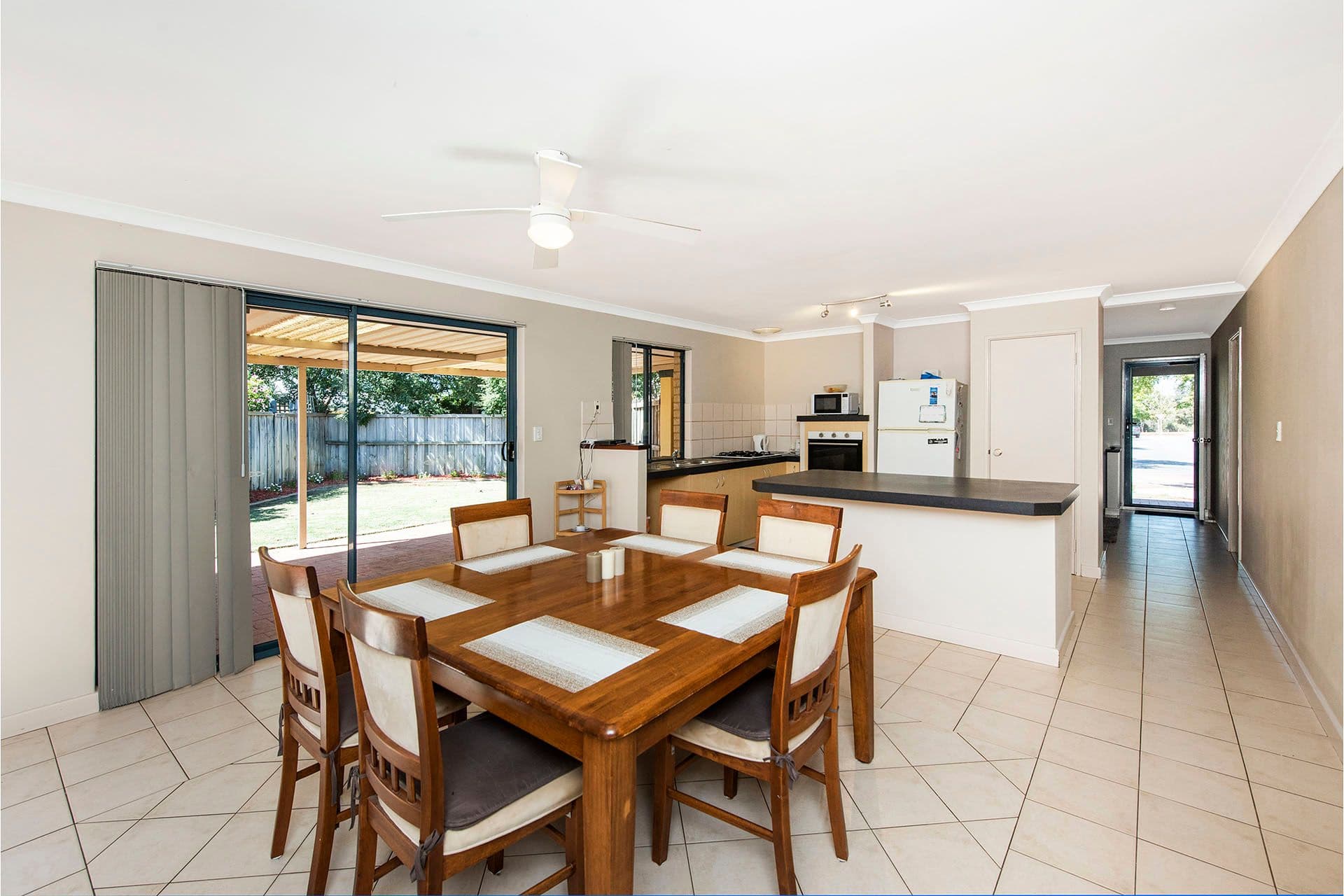39 Centre Circle, Ellenbrook, WA, 6069, Ellenbrook - Thumbnail 2