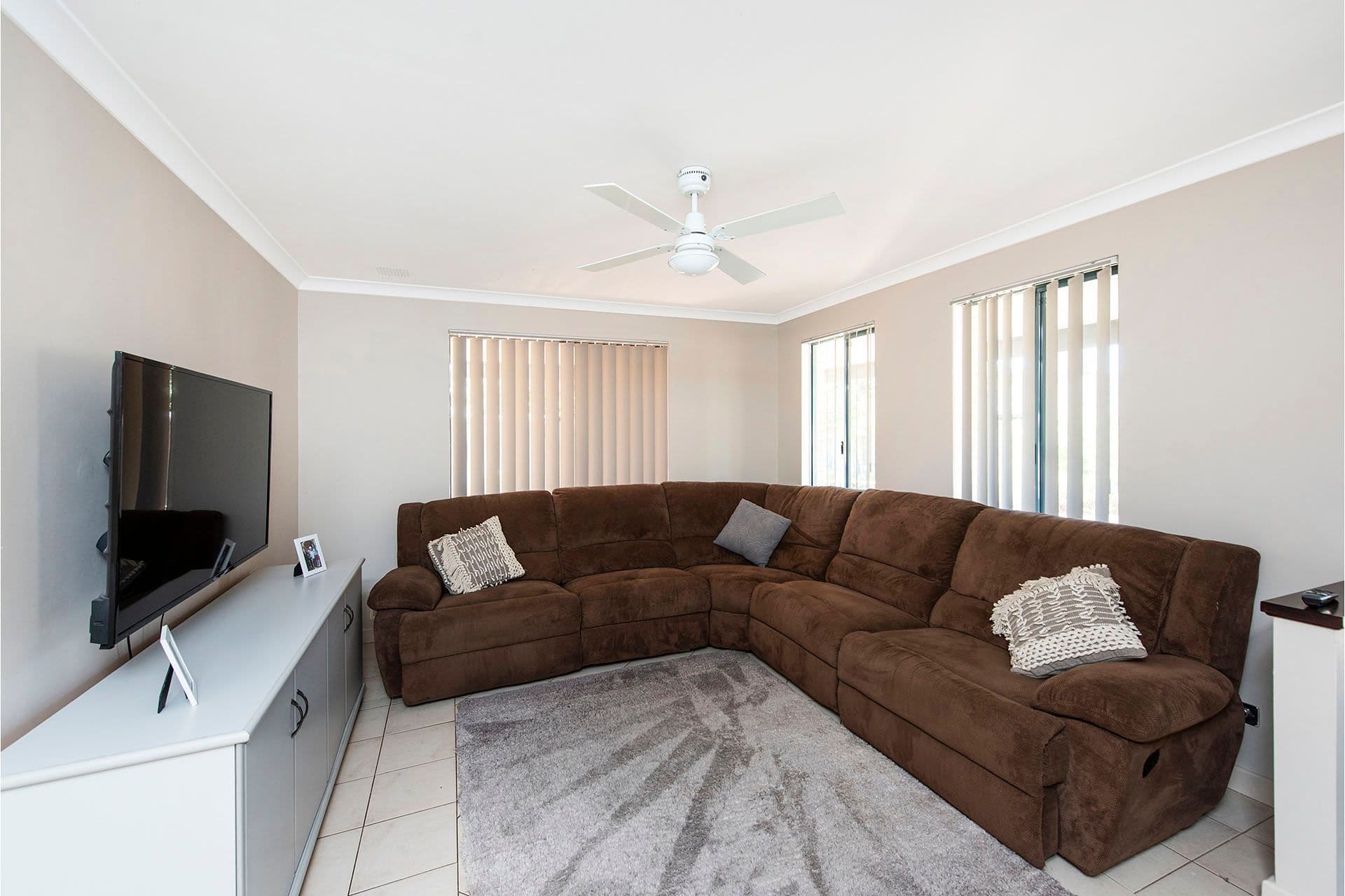 39 Centre Circle, Ellenbrook, WA, 6069, Ellenbrook - Thumbnail 3
