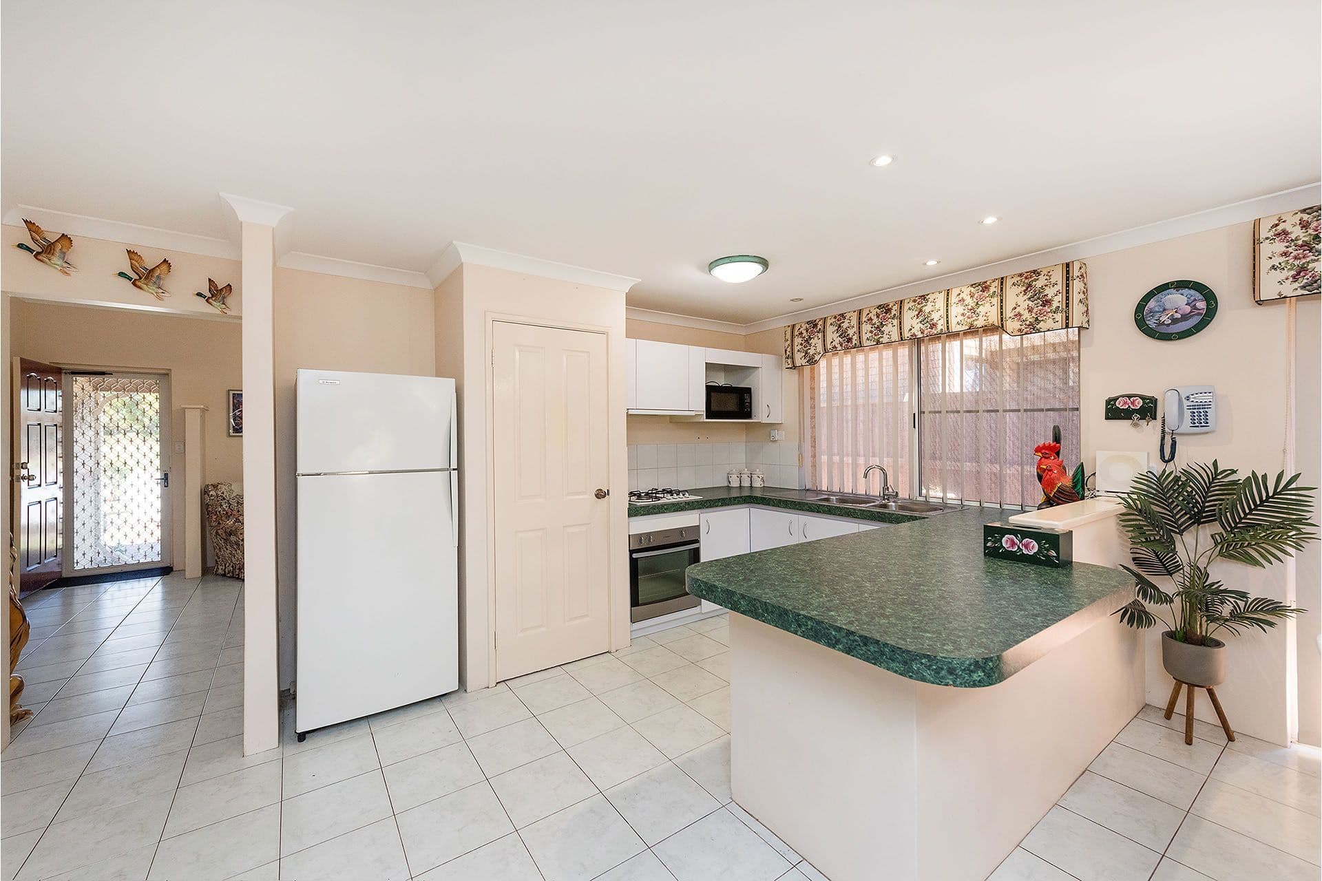 22 Parrotbush Crescent, Ellenbrook, WA, 6069, Ellenbrook - Thumbnail 5