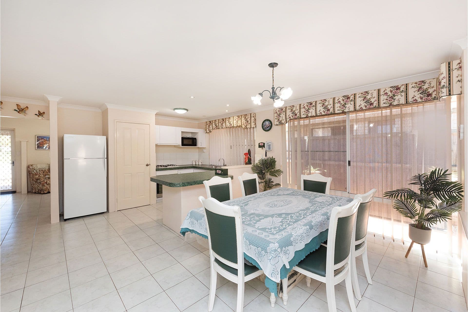 22 Parrotbush Crescent, Ellenbrook, WA, 6069, Ellenbrook - Thumbnail 6