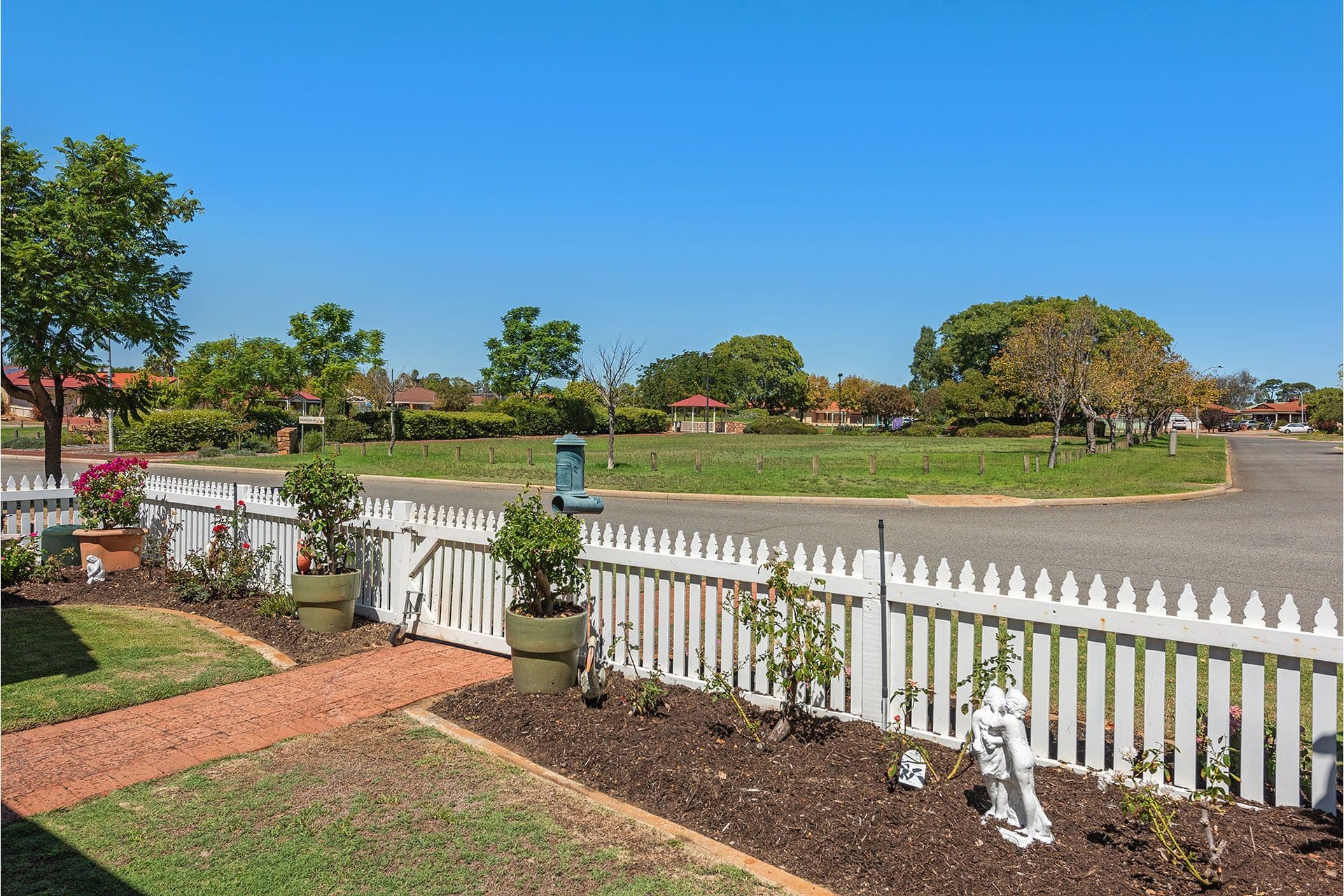 22 Parrotbush Crescent, Ellenbrook, WA, 6069, Ellenbrook - Thumbnail 2