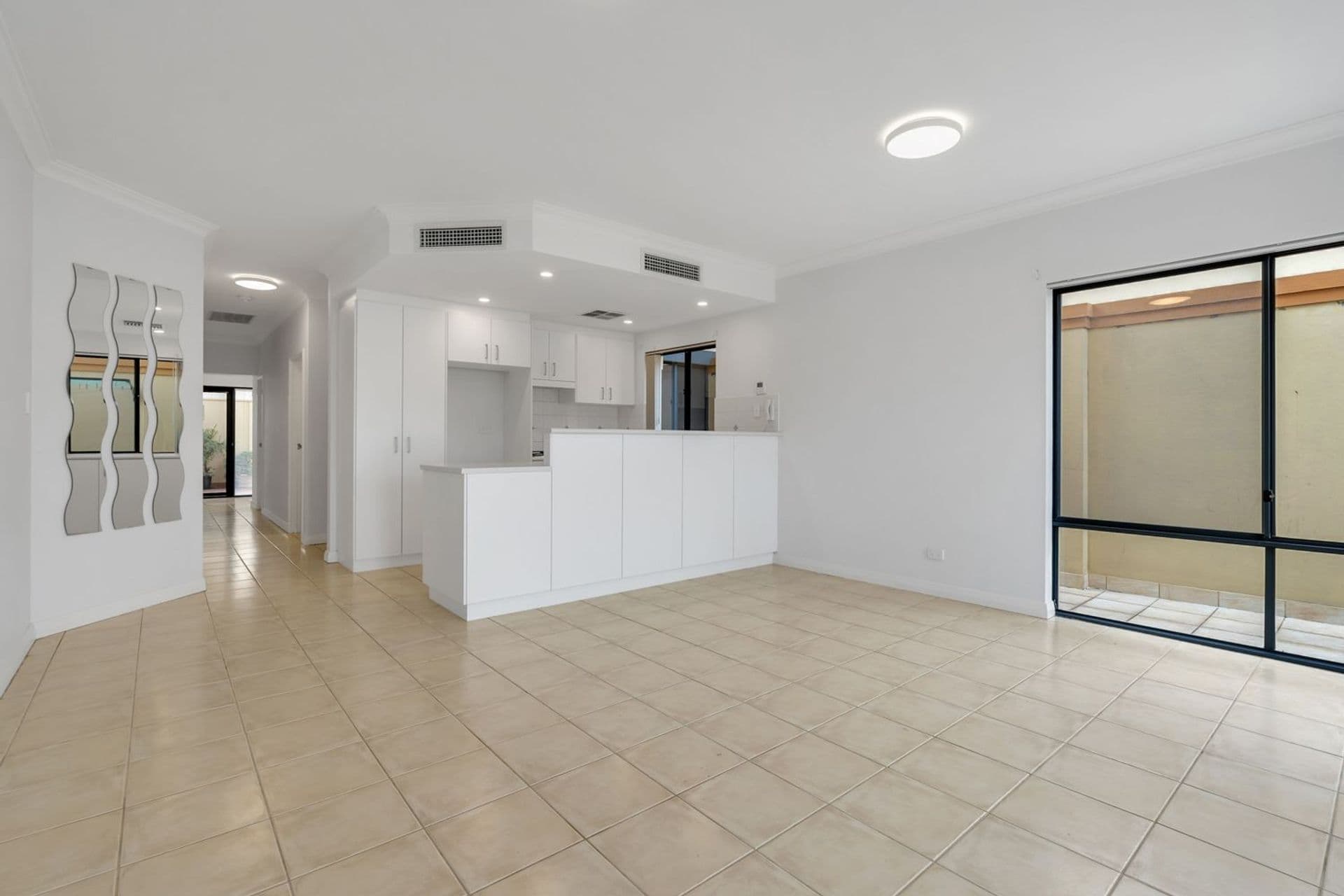 2/204 Lake Street, Perth, WA, 6000, Perth - Thumbnail 4