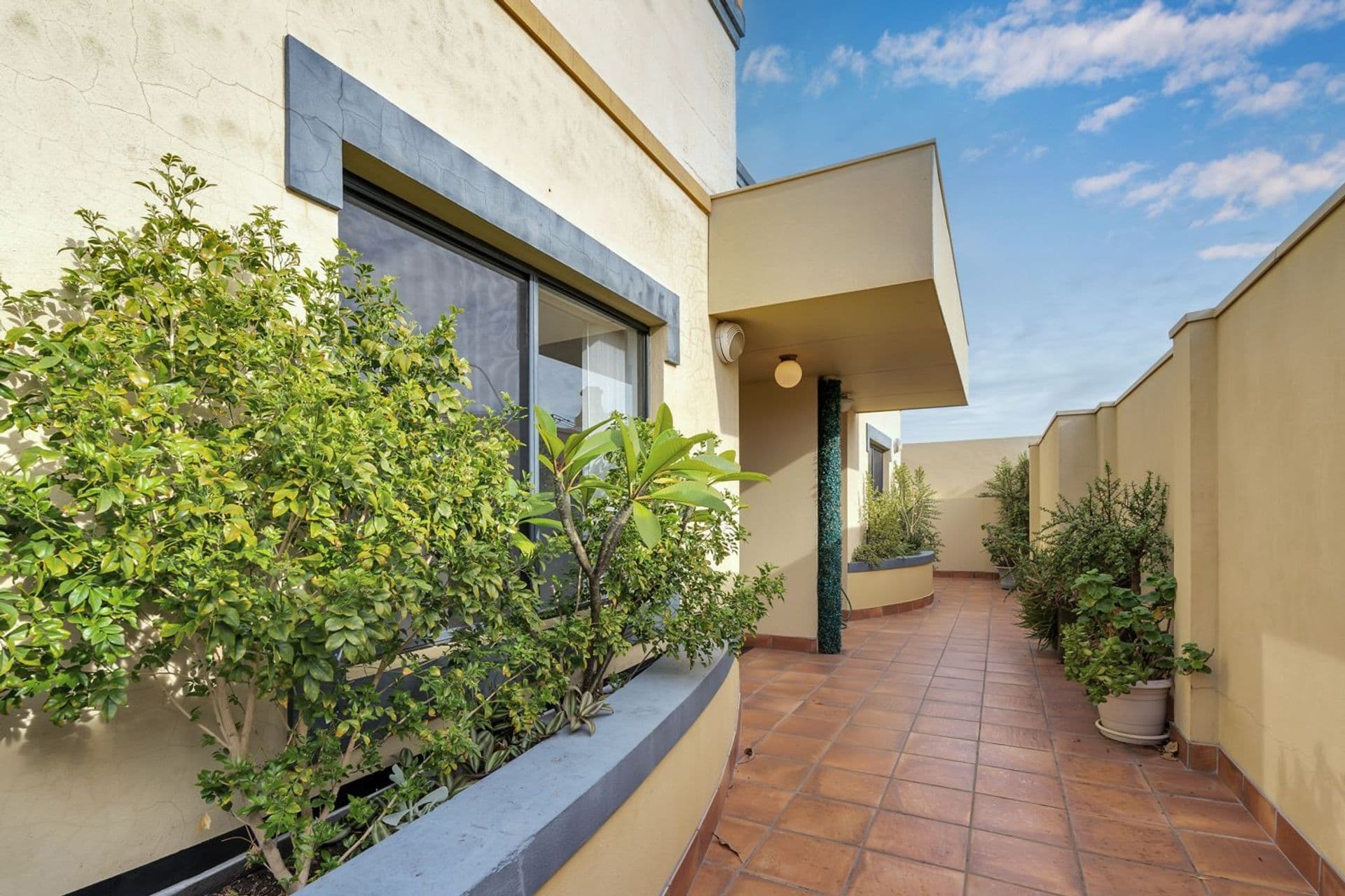 2/204 Lake Street, Perth, WA, 6000, Perth - Thumbnail 3