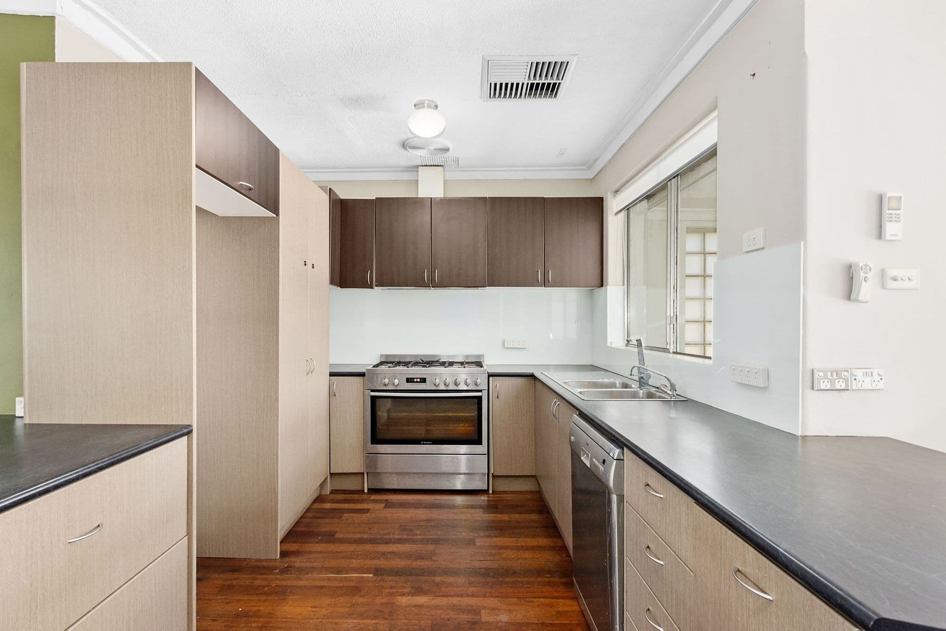 37 Noongar Way, Riverton, WA, 6148, Riverton - Thumbnail 5