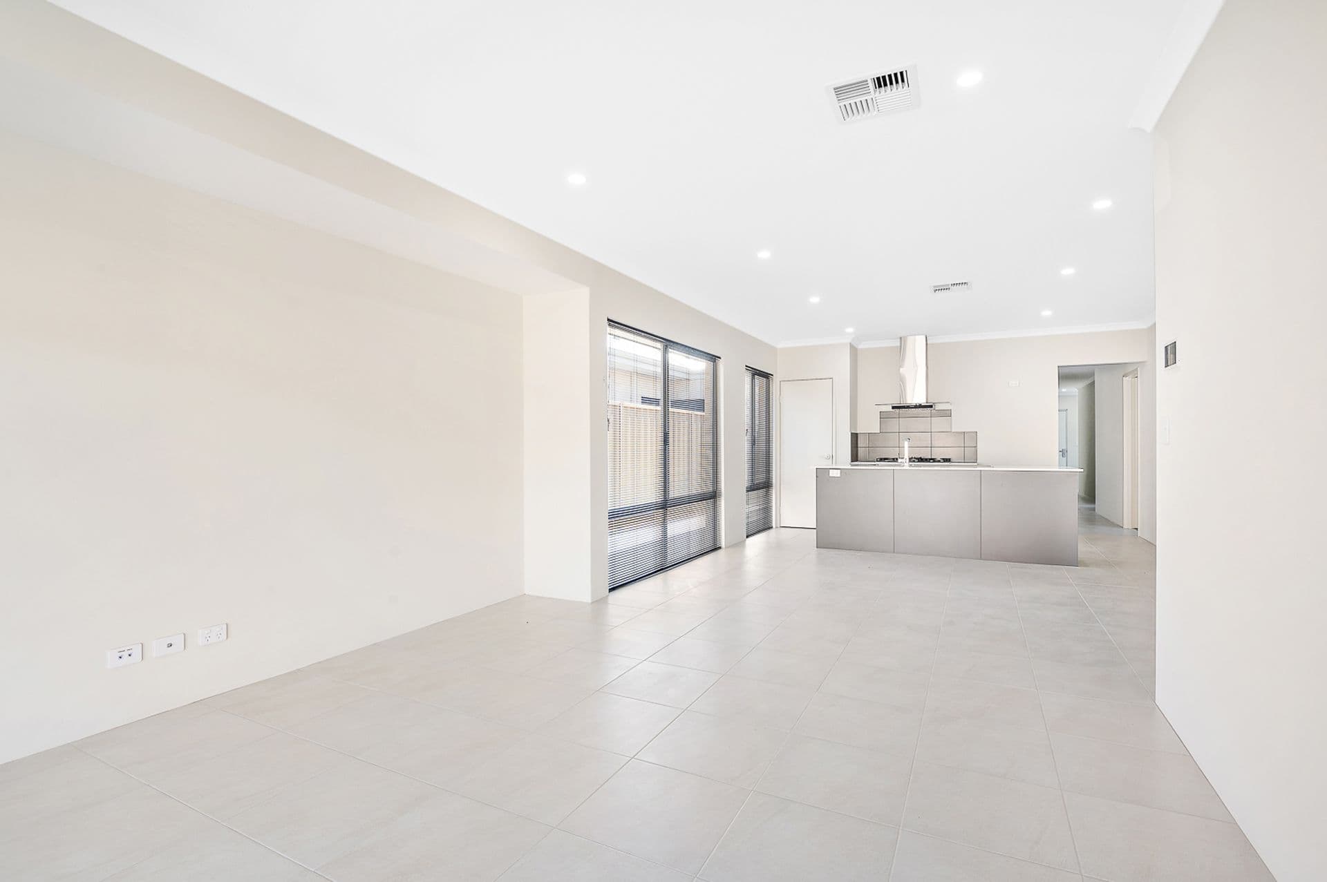 47 Ashcroft Loop, Wattle Grove, WA, 6107, Wattle Grove - Thumbnail 2