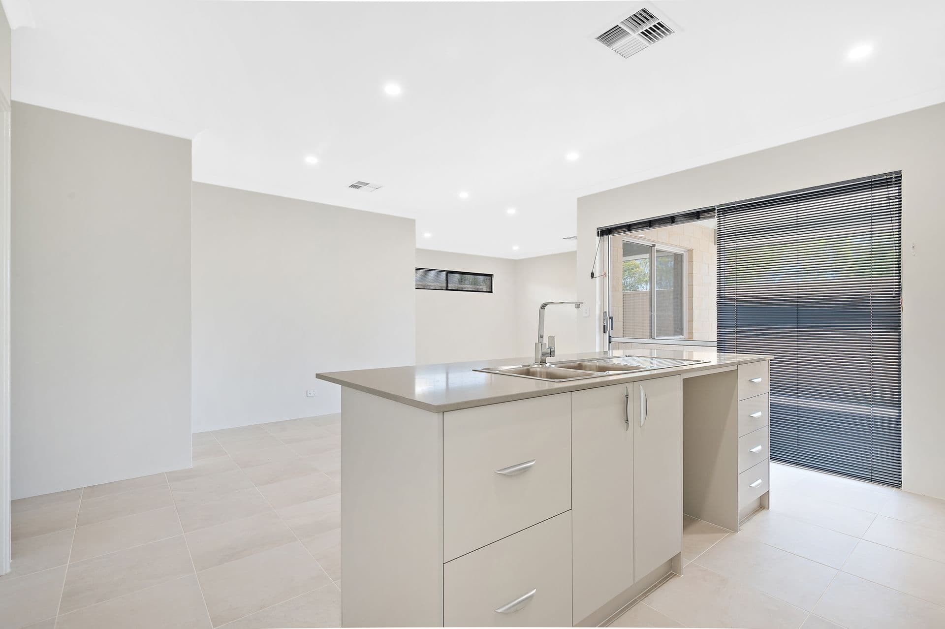 55 Ashcroft Loop, Wattle Grove, WA, 6107, Wattle Grove - Thumbnail 4