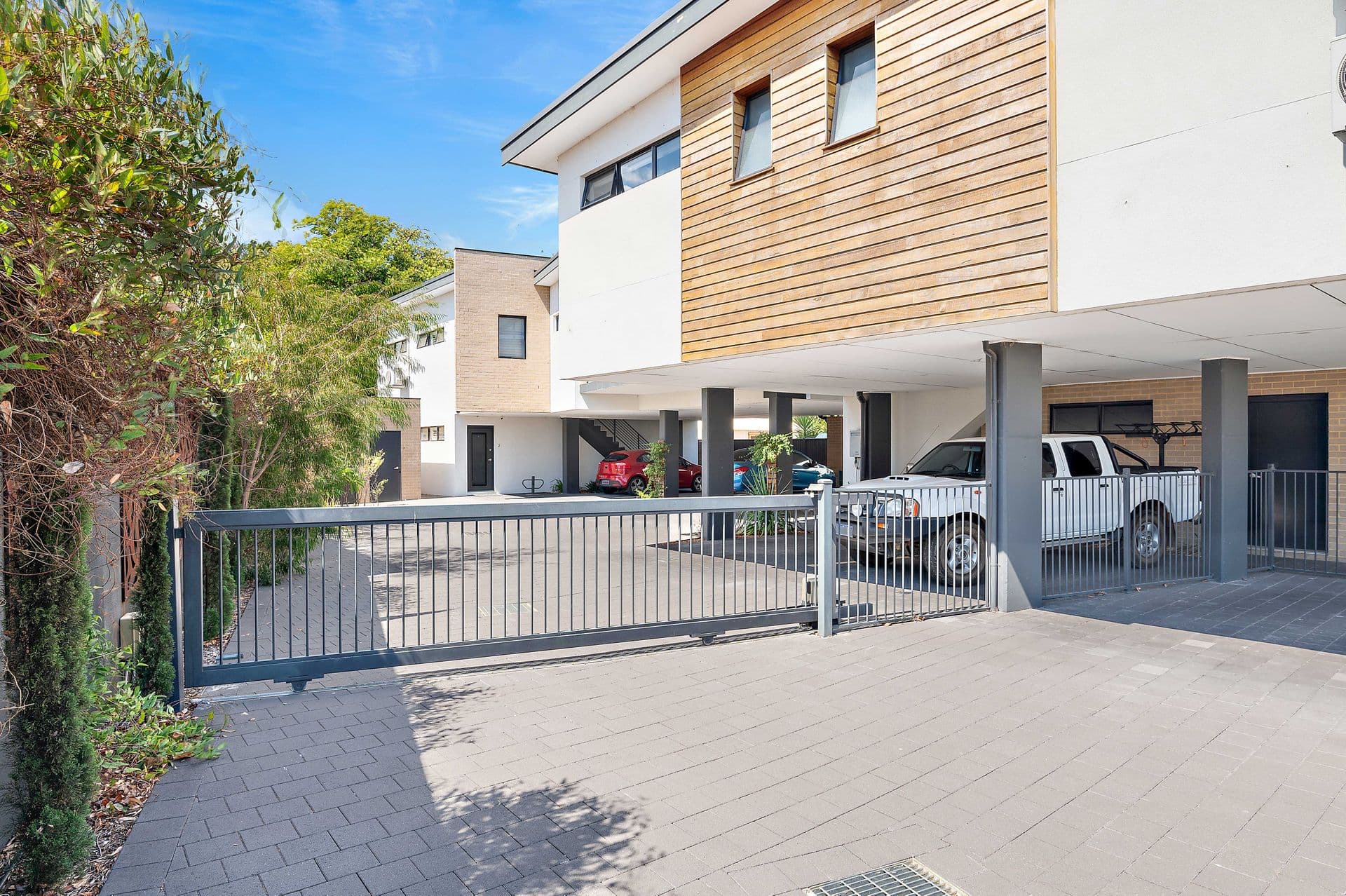 2/3 Harrow Street, Kewdale, WA, 6105, Kewdale - Thumbnail 3