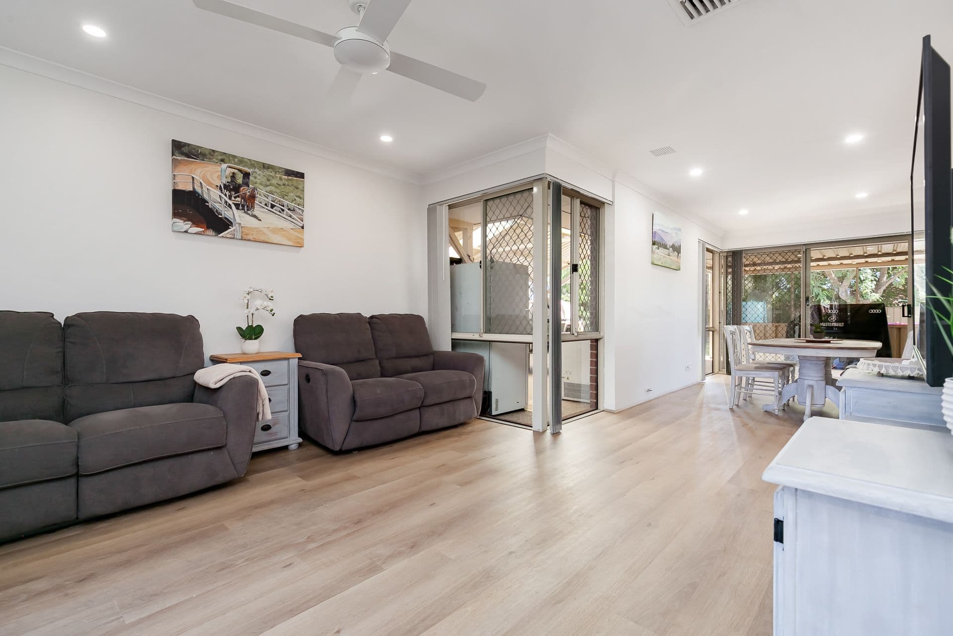 77 Flowerwood Way, Huntingdale, WA, 6110, Huntingdale - Thumbnail 4
