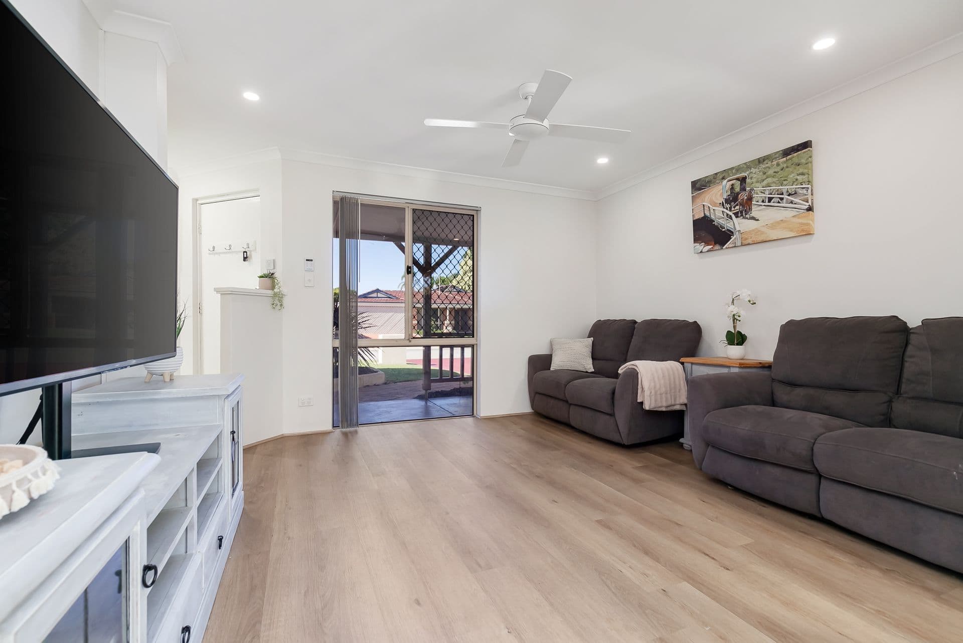 77 Flowerwood Way, Huntingdale, WA, 6110, Huntingdale - Thumbnail 5