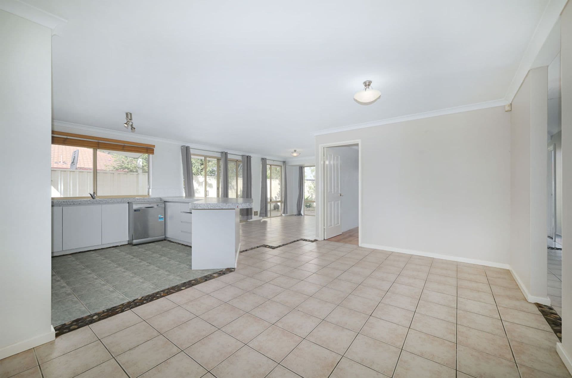 65 St Barnabas Boulevard, Quinns Rocks, WA, 6030, Quinns Rocks - Thumbnail 5