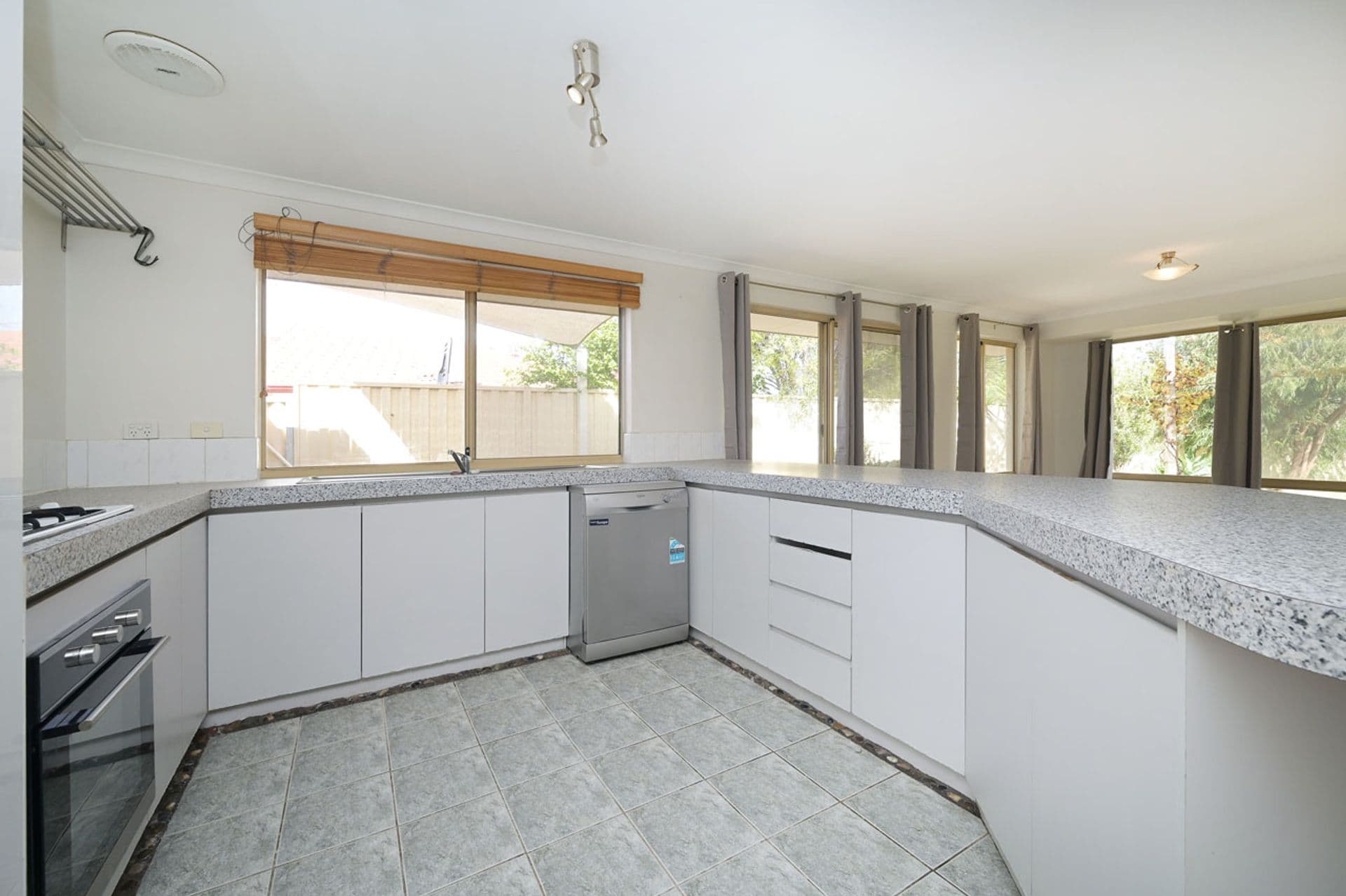 65 St Barnabas Boulevard, Quinns Rocks, WA, 6030, Quinns Rocks - Thumbnail 6