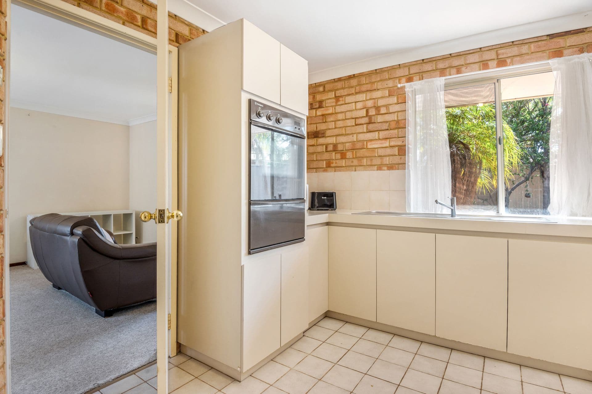 15B Harlock Close, Murdoch, WA, 6150, Murdoch - Thumbnail 3