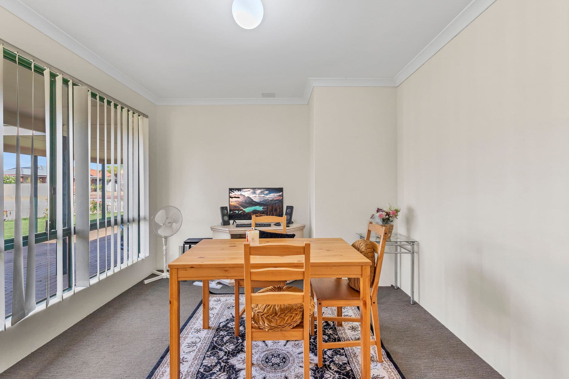 23 Sennet Lane, Warnbro, WA, 6169, Warnbro - Thumbnail 2