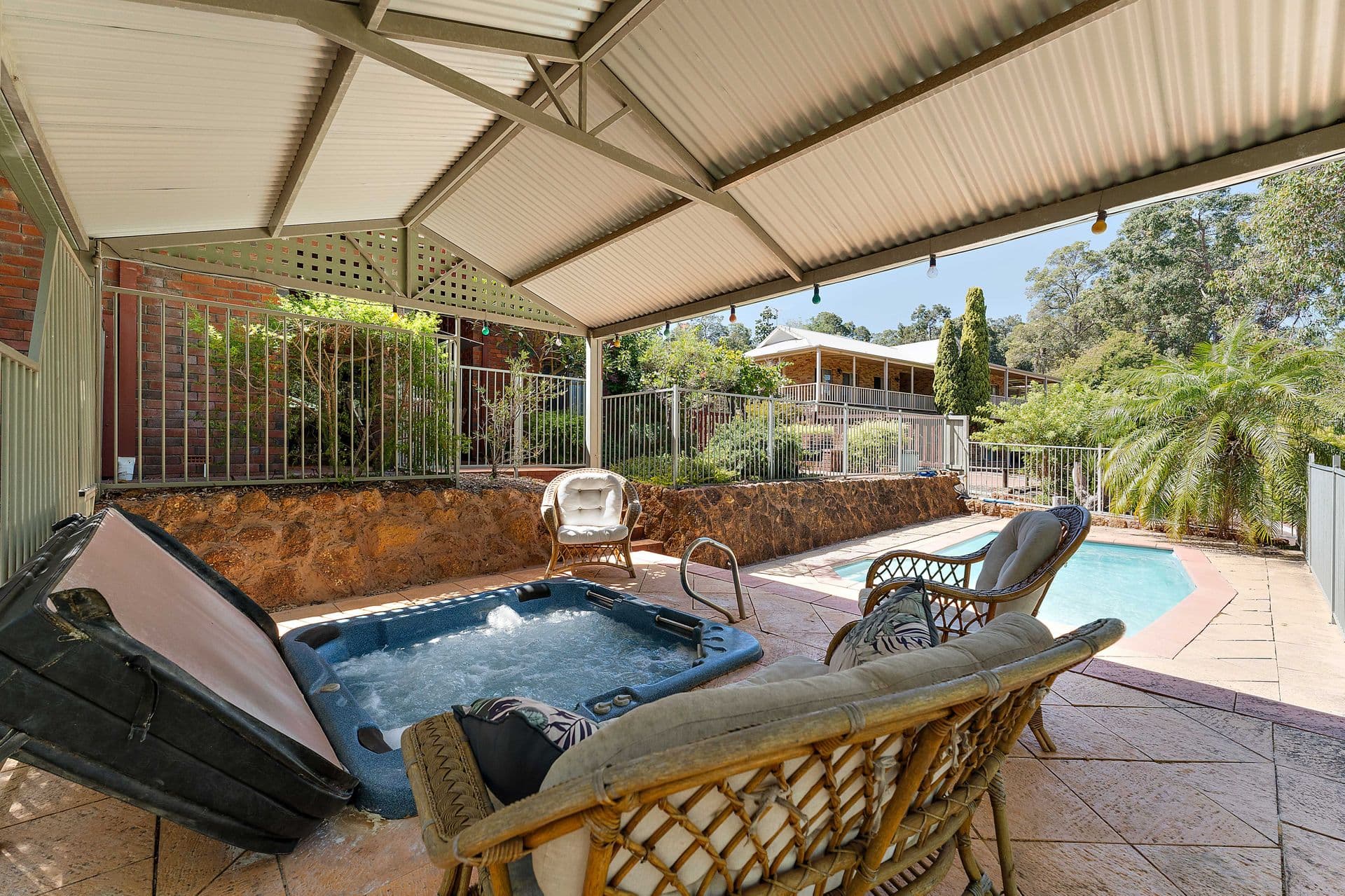 21 Bowtell Road, Lesmurdie, WA, 6076, Lesmurdie - Thumbnail 4