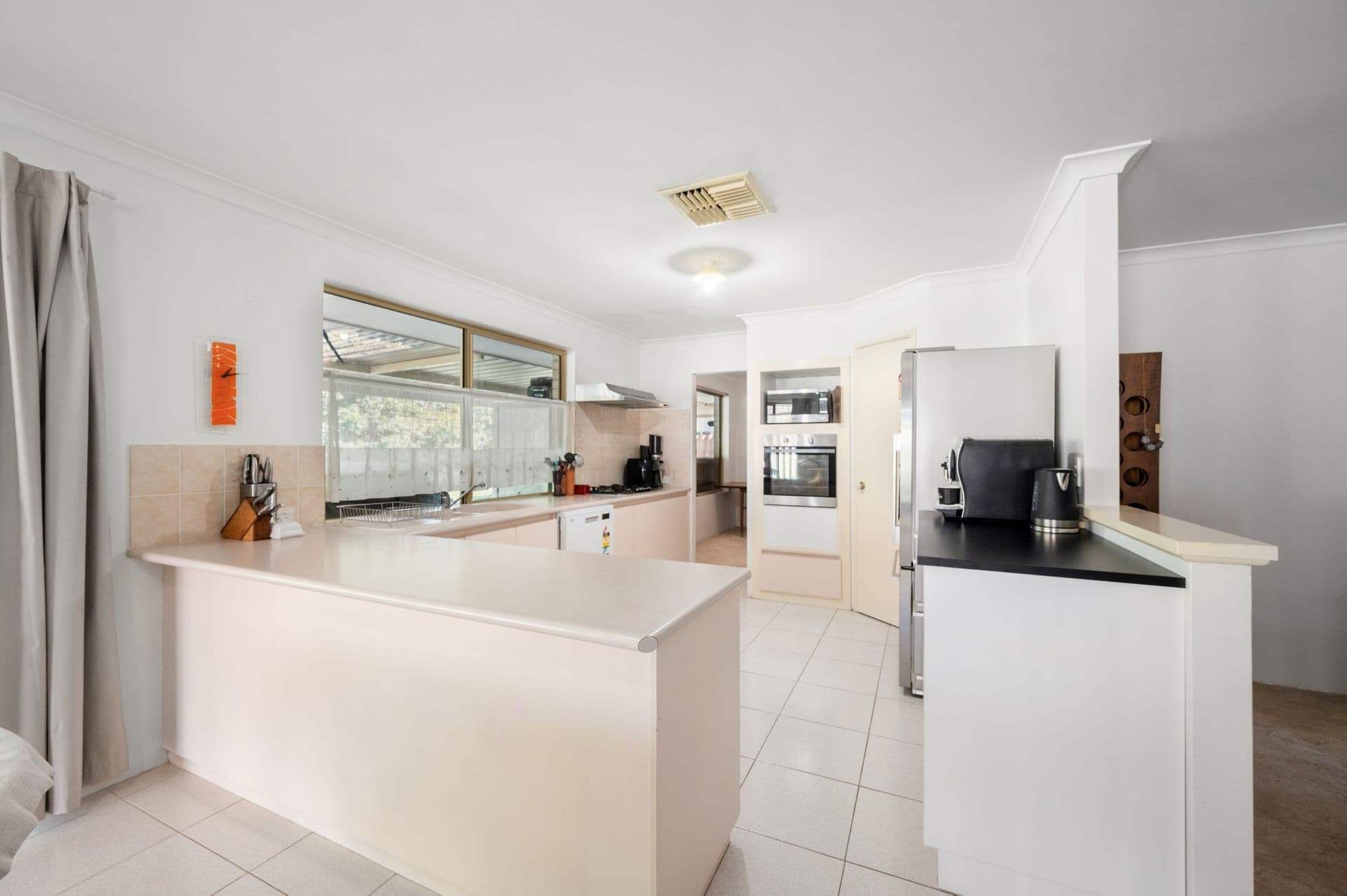 48 Crossland Way, Kardinya, WA, 6163, Kardinya - Thumbnail 2