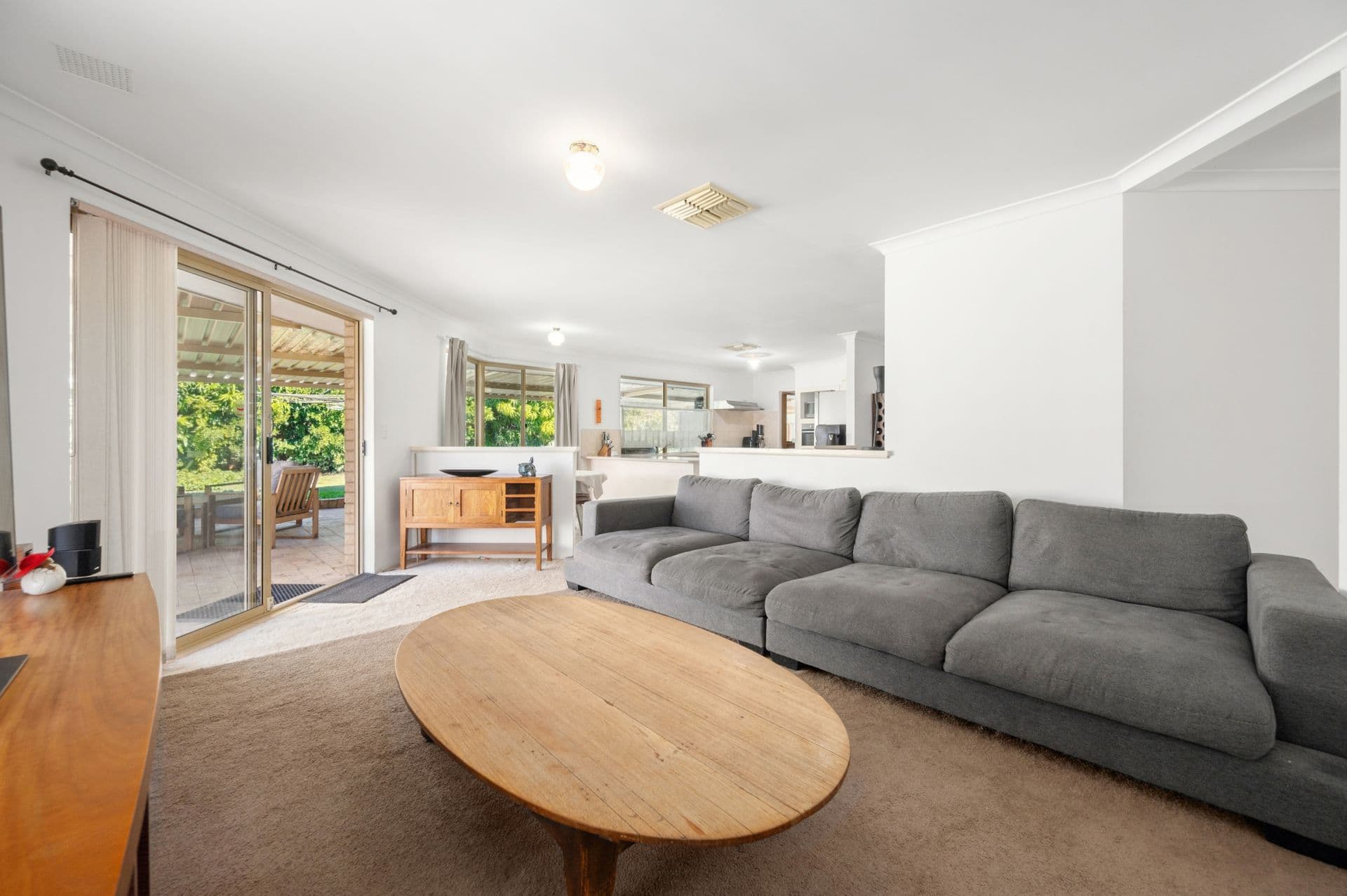 48 Crossland Way, Kardinya, WA, 6163, Kardinya - Thumbnail 3