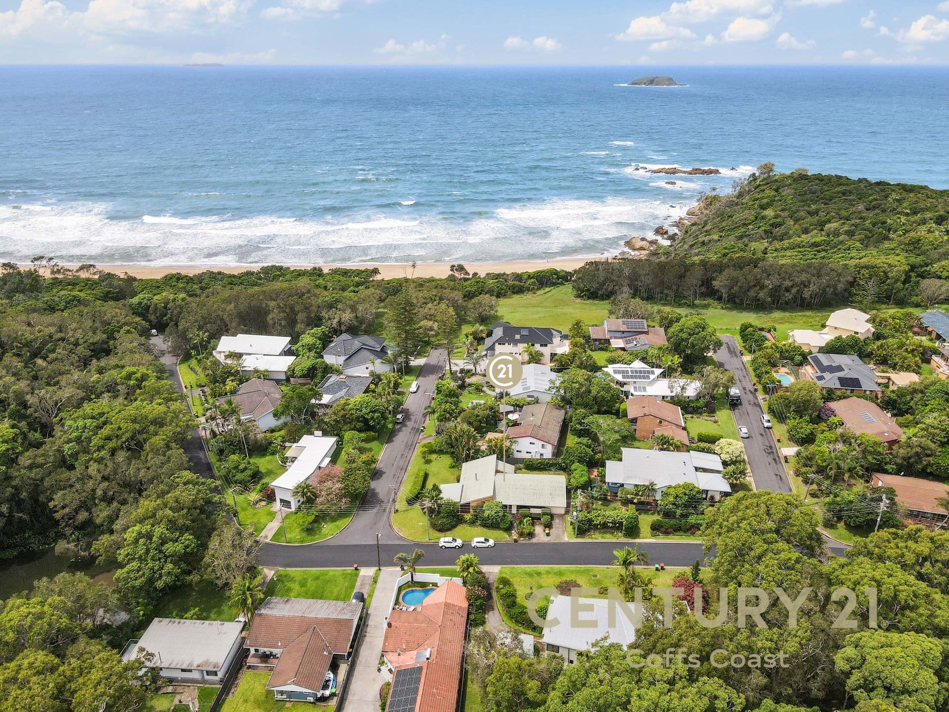2 POINCIANA AVENUE, Sapphire Beach, NSW, 2450, Sapphire Beach - Thumbnail 3
