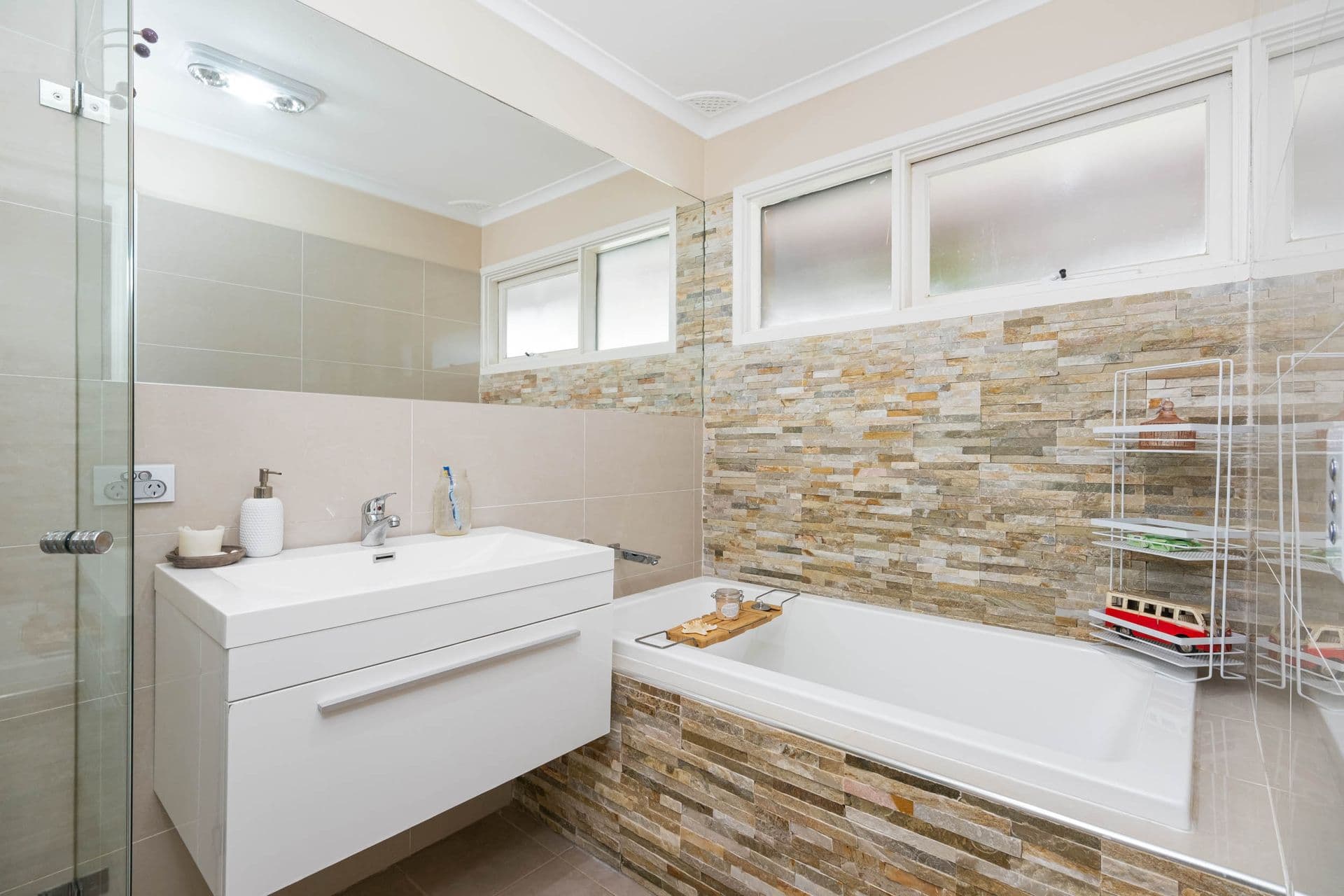 9 Aminya Crescent, Bradbury, NSW, 2560, Bradbury - Thumbnail 7