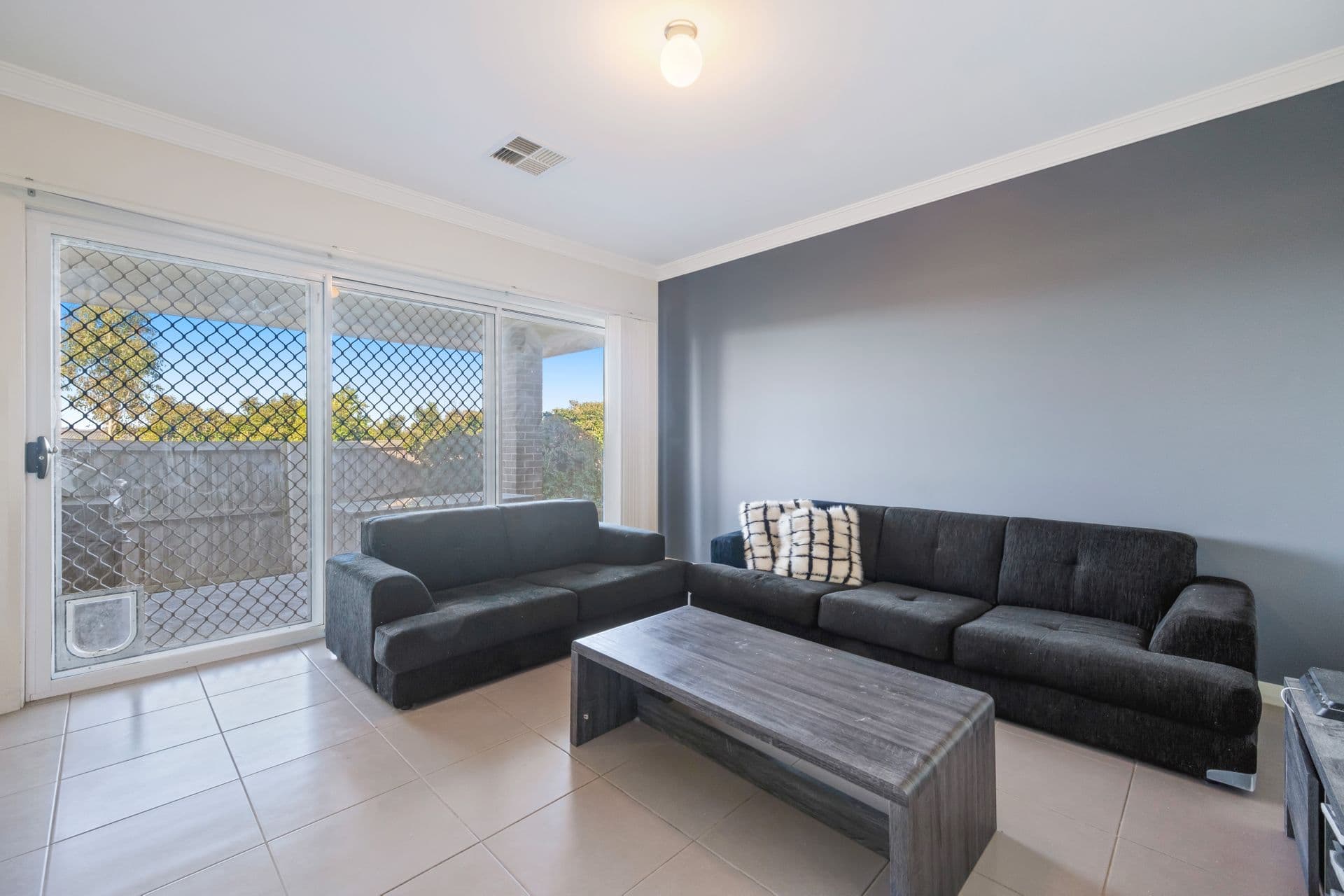 11 Indigofera Circuit, Mount Annan, NSW, 2567, Mount Annan - Thumbnail 2