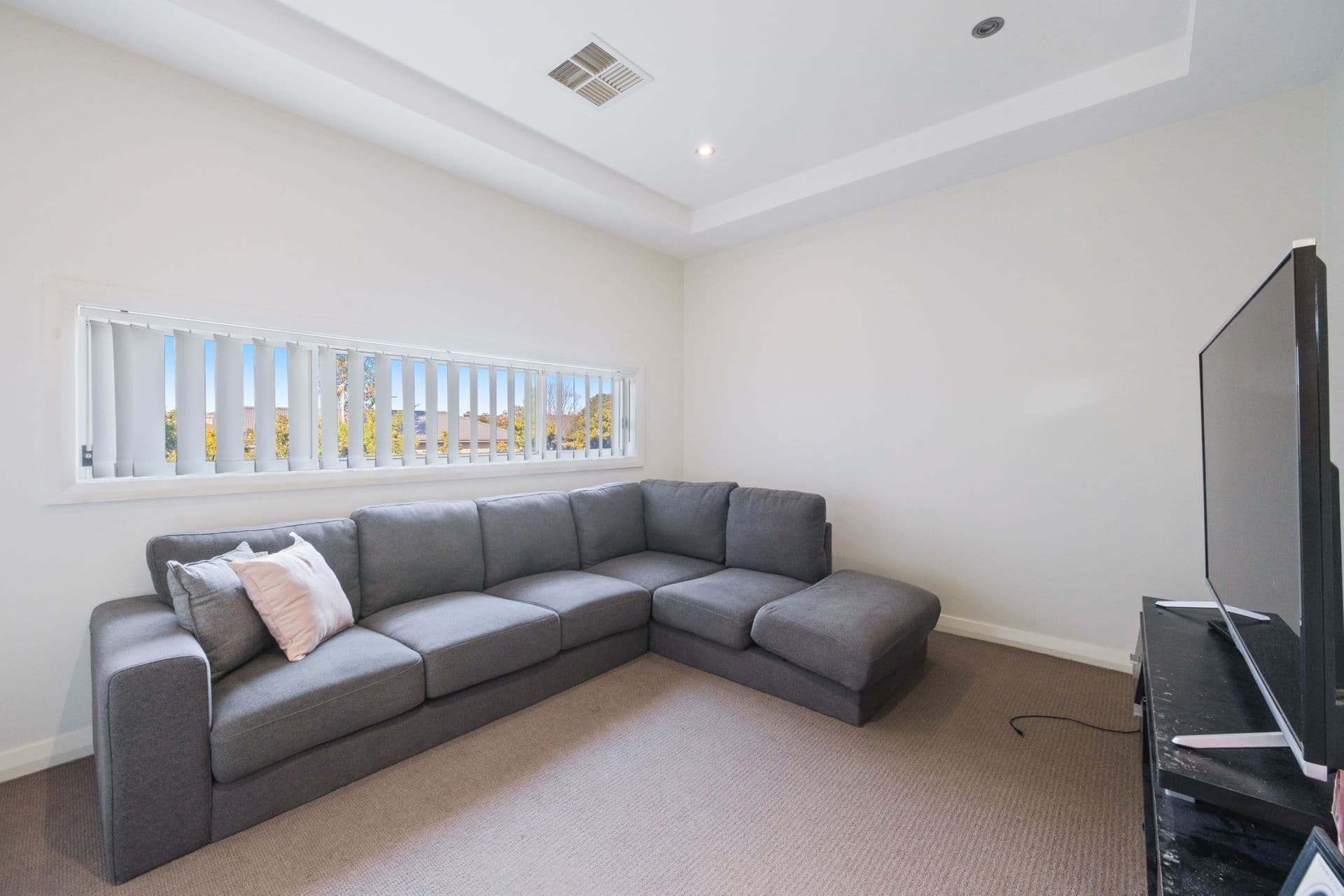 11 Indigofera Circuit, Mount Annan, NSW, 2567, Mount Annan - Thumbnail 4