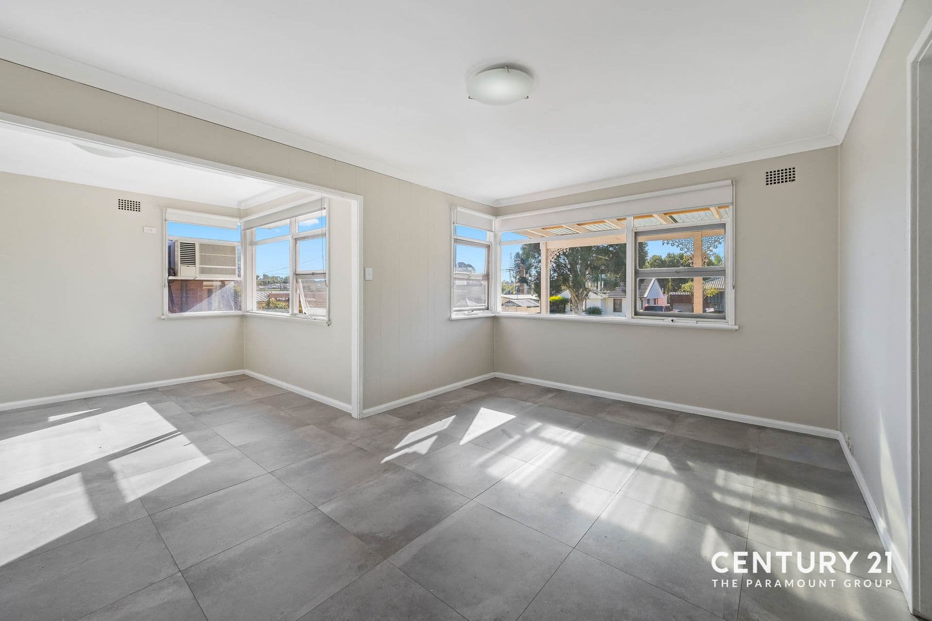 3 Grahame Avenue, Glenfield, NSW, 2167, Glenfield - Thumbnail 2