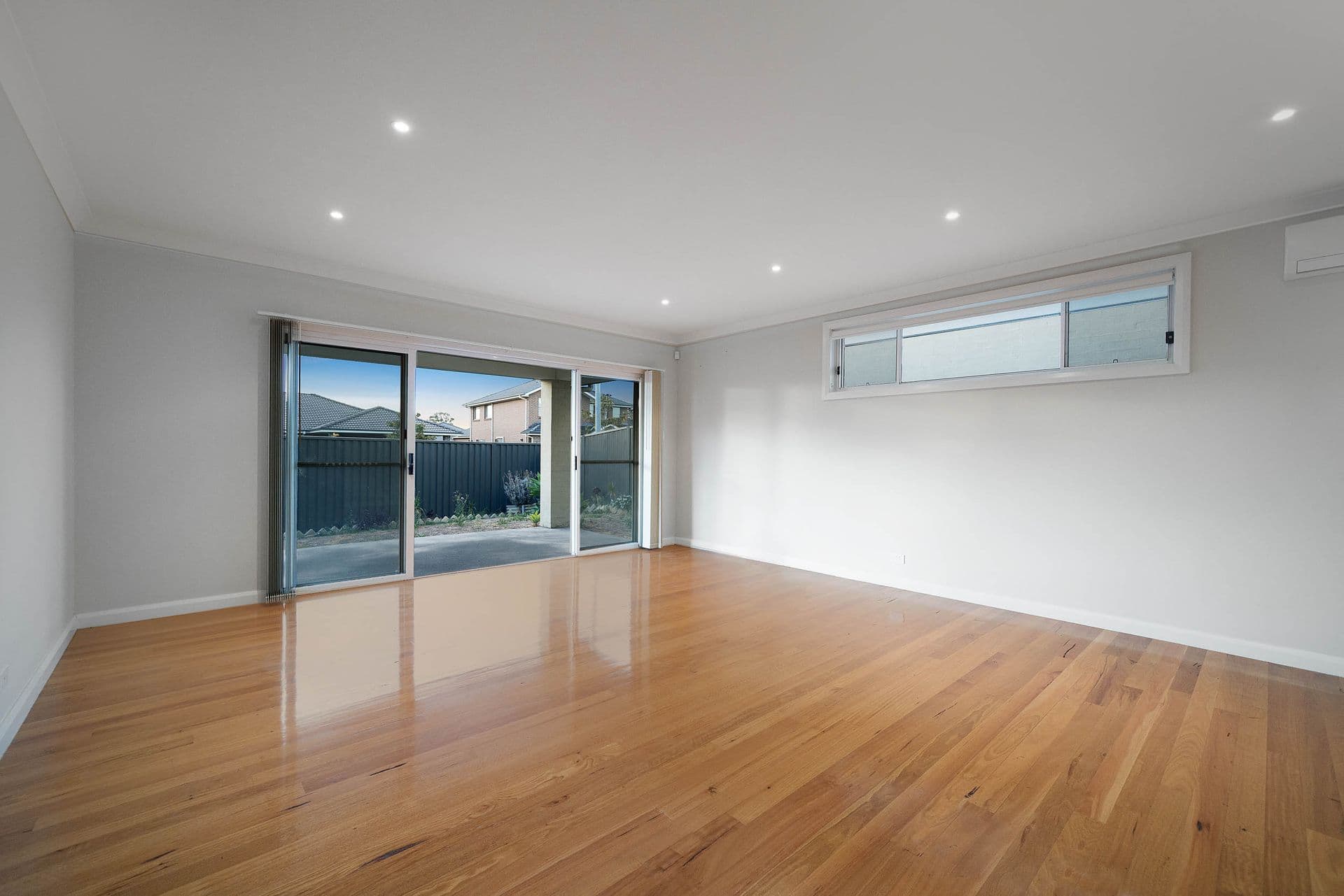 27 Donovan Boulevard, Gregory Hills, NSW, 2557, Gregory Hills - Thumbnail 4