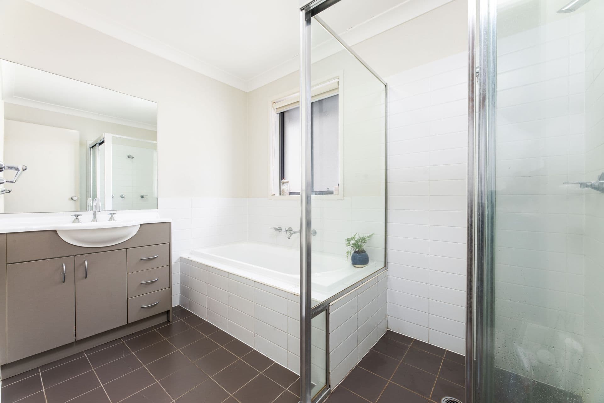 18 Gilchrist Drive, Campbelltown, NSW, 2560, Campbelltown - Thumbnail 6