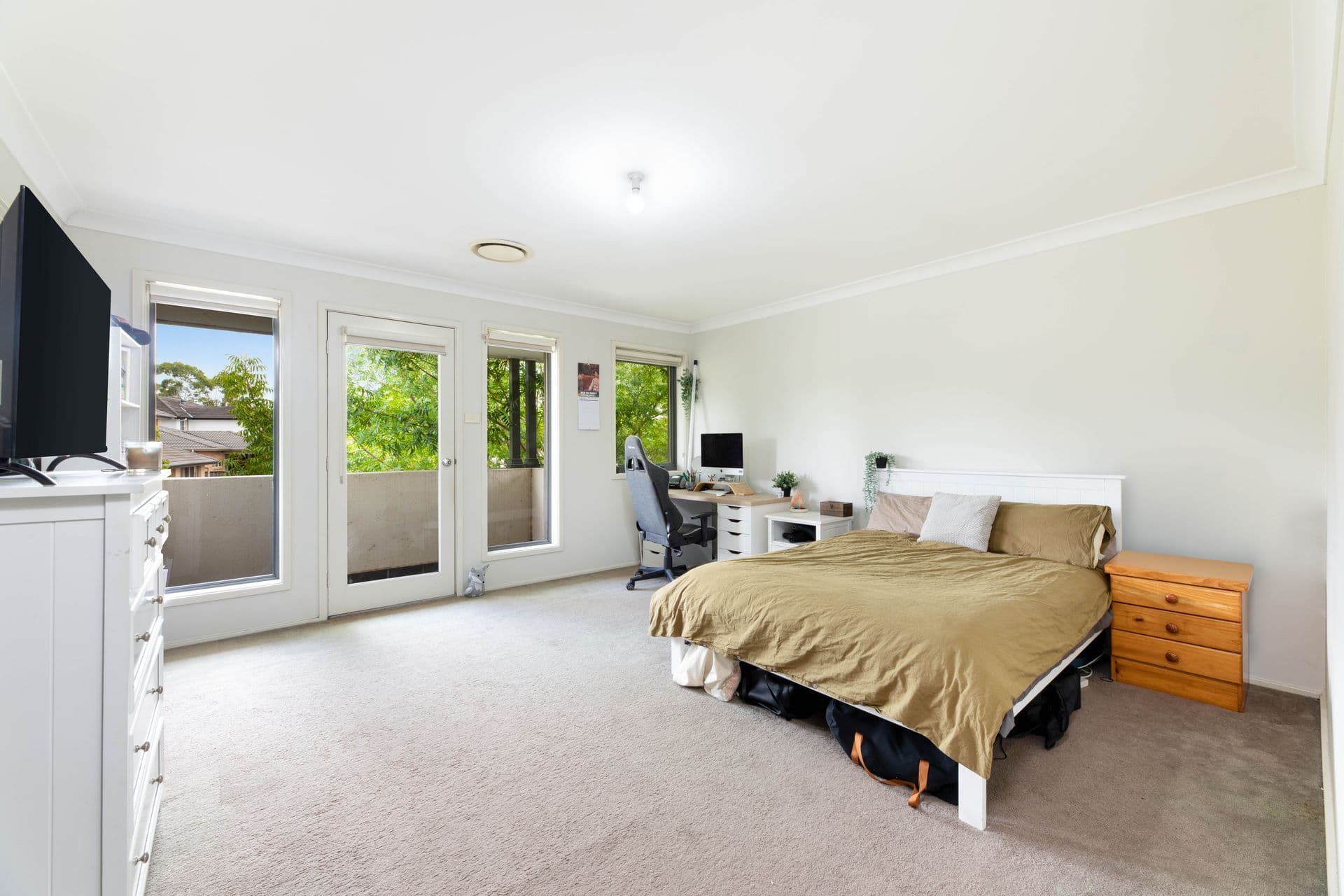 18 Gilchrist Drive, Campbelltown, NSW, 2560, Campbelltown - Thumbnail 5