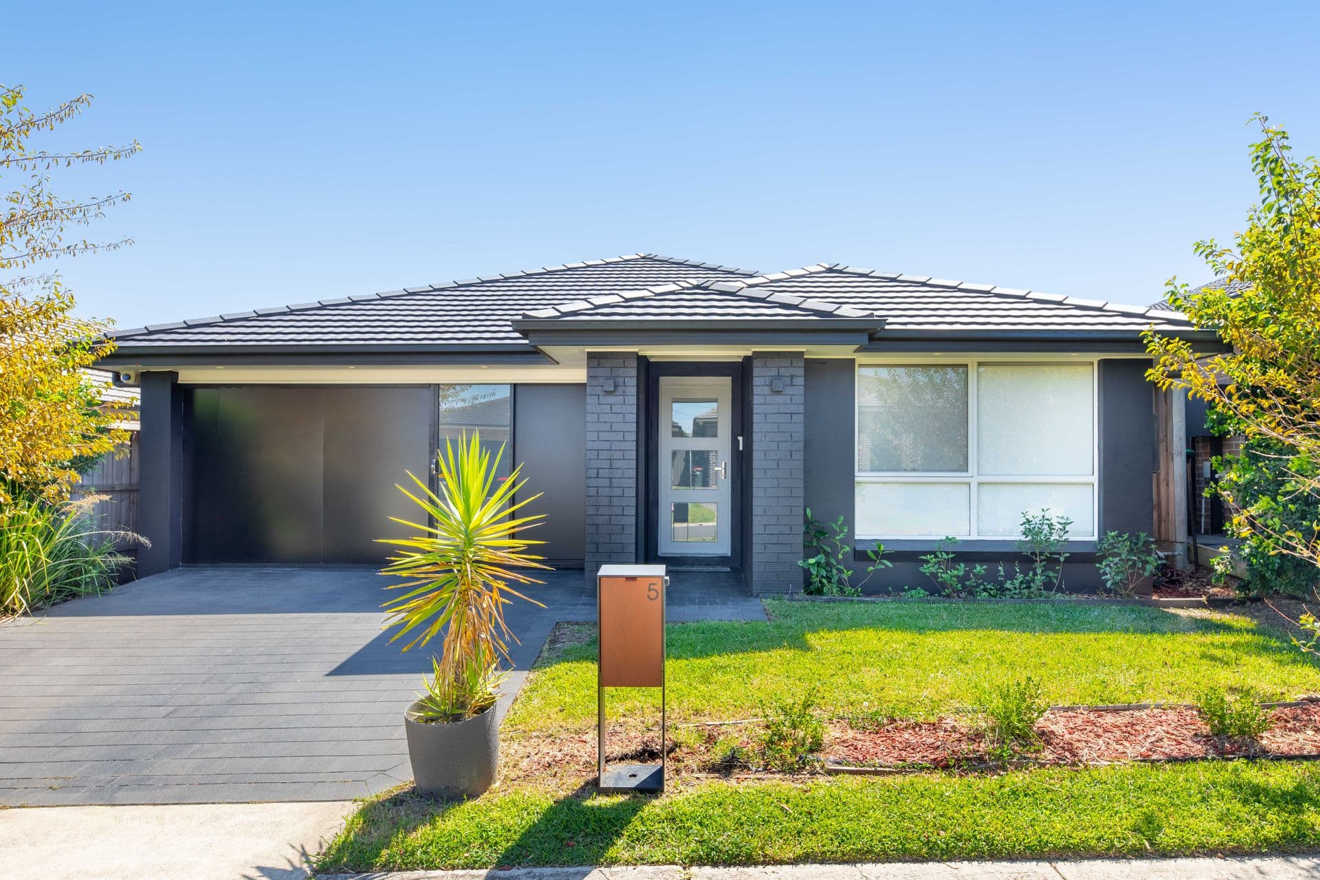 5 Leeuwin Road, Gledswood Hills, NSW, 2557, Gledswood Hills - Image 1