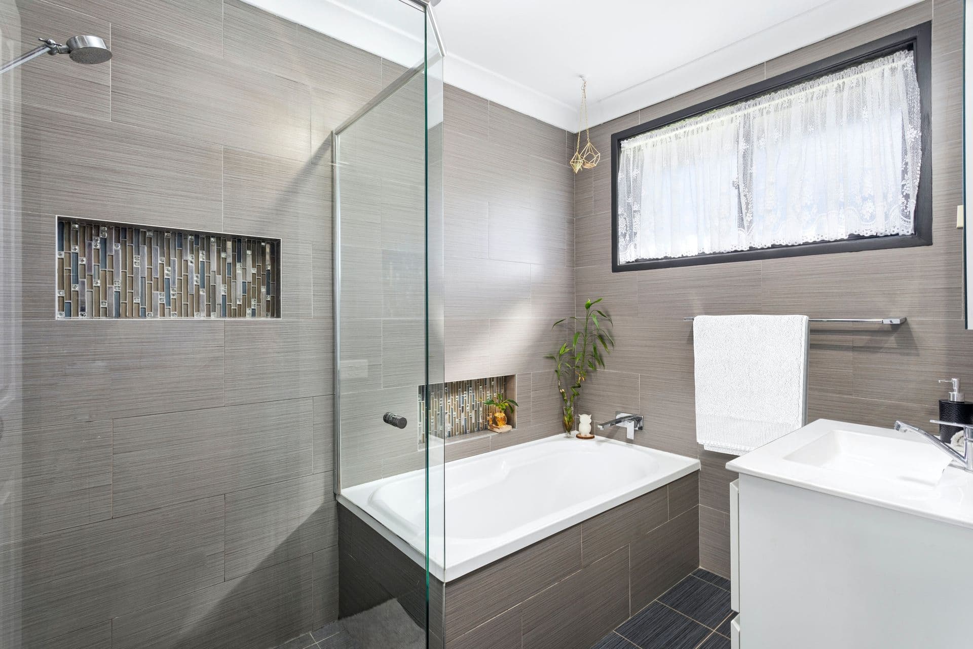 10 Sauternes Place, Eschol Park, NSW, 2558, Eschol Park - Thumbnail 7